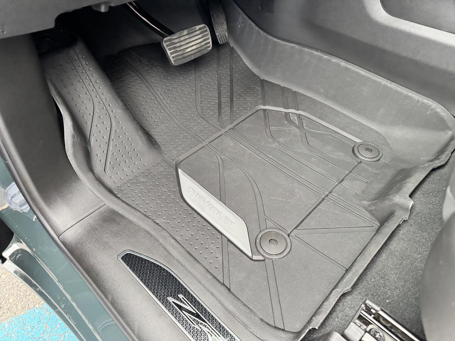 2026 Chevrolet Silverado 1500 ZR2 OFF ROAD / CREW / 6.2 LITER V8 / SUNROOF / TECH PCKG / SHORT BOX