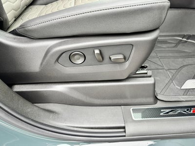 2026 Chevrolet Silverado 1500 ZR2 OFF ROAD / CREW / 6.2 LITER V8 / SUNROOF / TECH PCKG / SHORT BOX