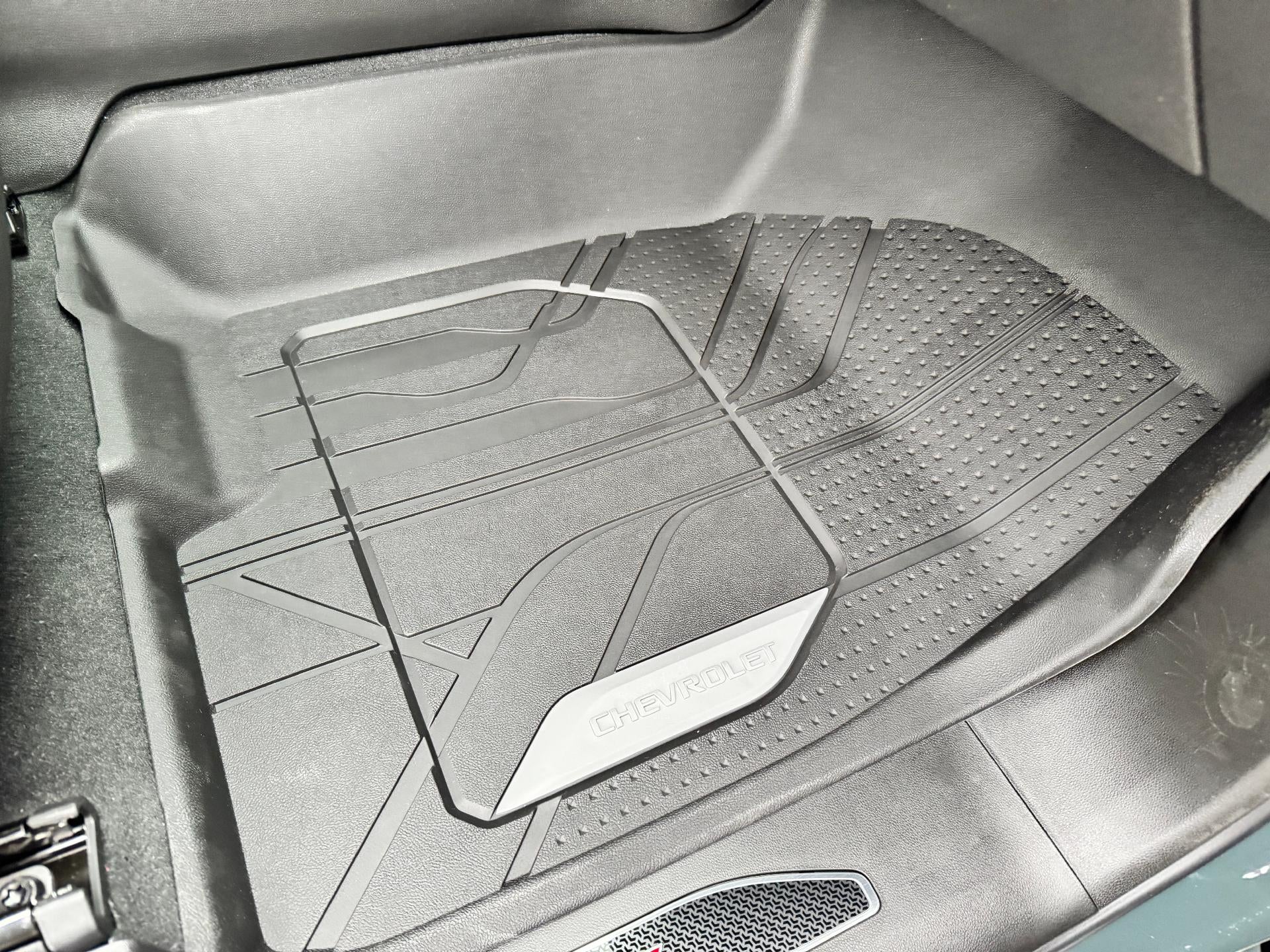 2026 Chevrolet Silverado 1500 ZR2 OFF ROAD / CREW / 6.2 LITER V8 / SUNROOF / TECH PCKG / SHORT BOX