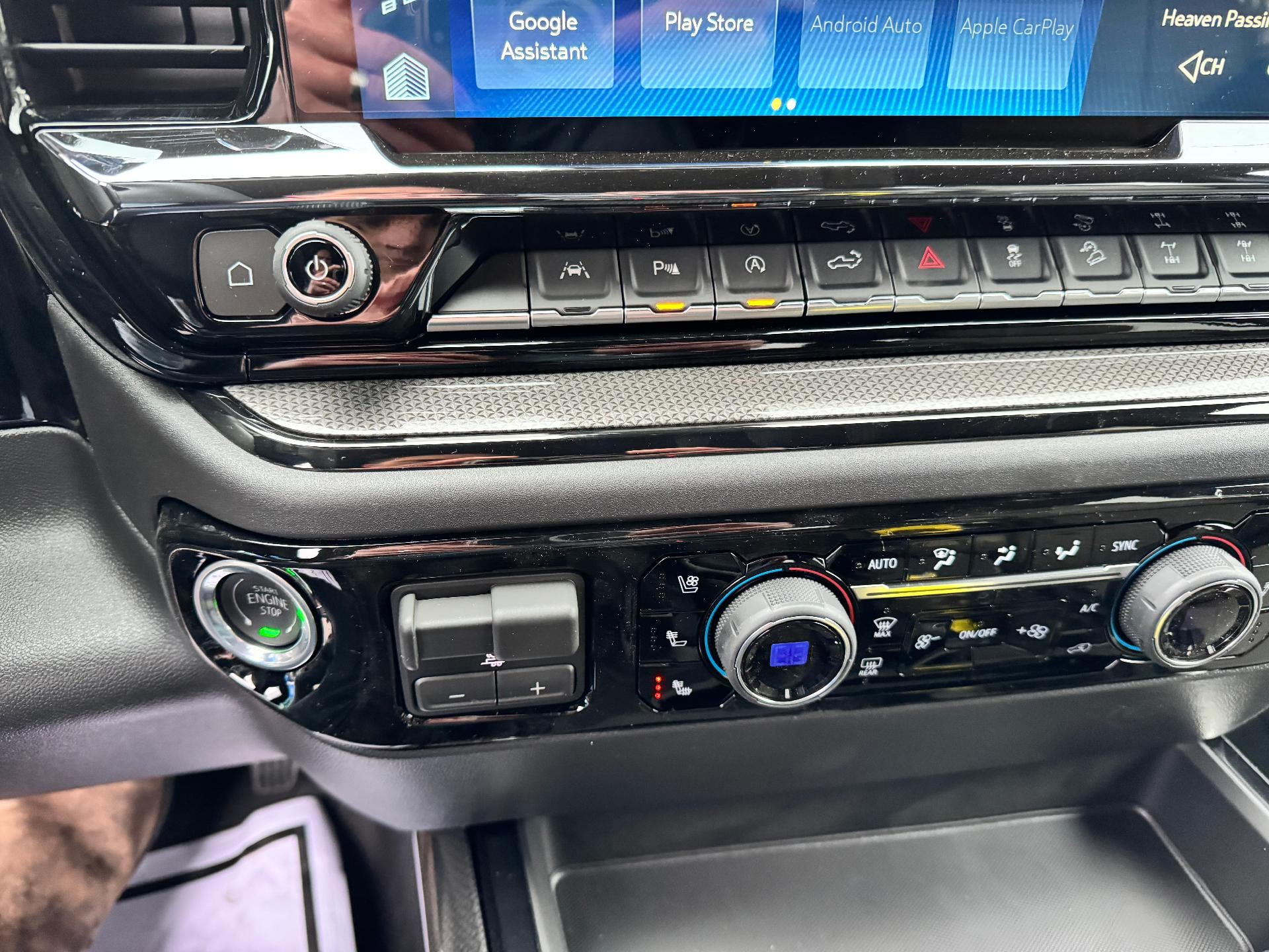 2026 Chevrolet Silverado 1500 ZR2 OFF ROAD / CREW / 6.2 LITER V8 / SUNROOF / TECH PCKG / SHORT BOX