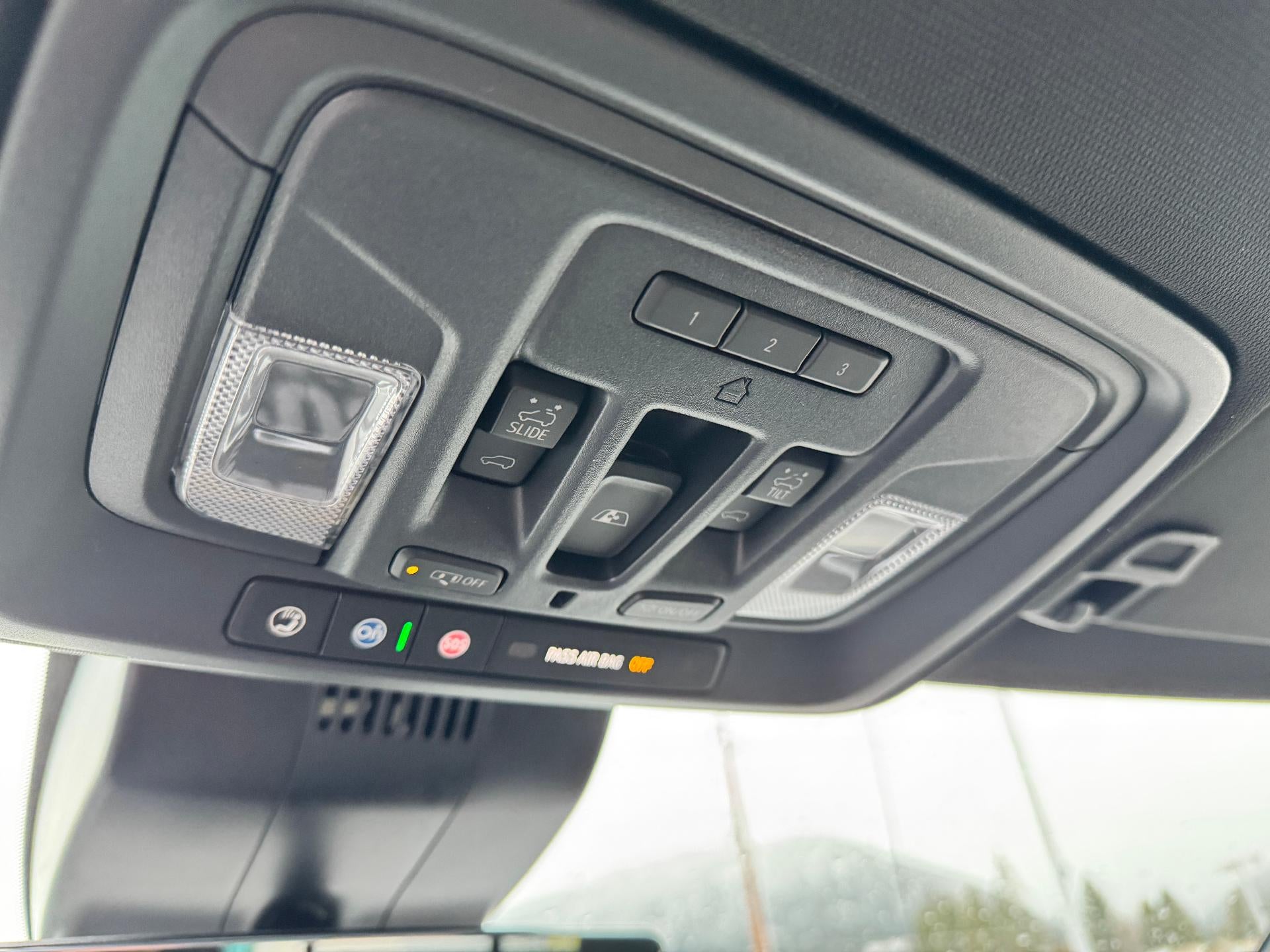 2026 Chevrolet Silverado 1500 ZR2 OFF ROAD / CREW / 6.2 LITER V8 / SUNROOF / TECH PCKG / SHORT BOX