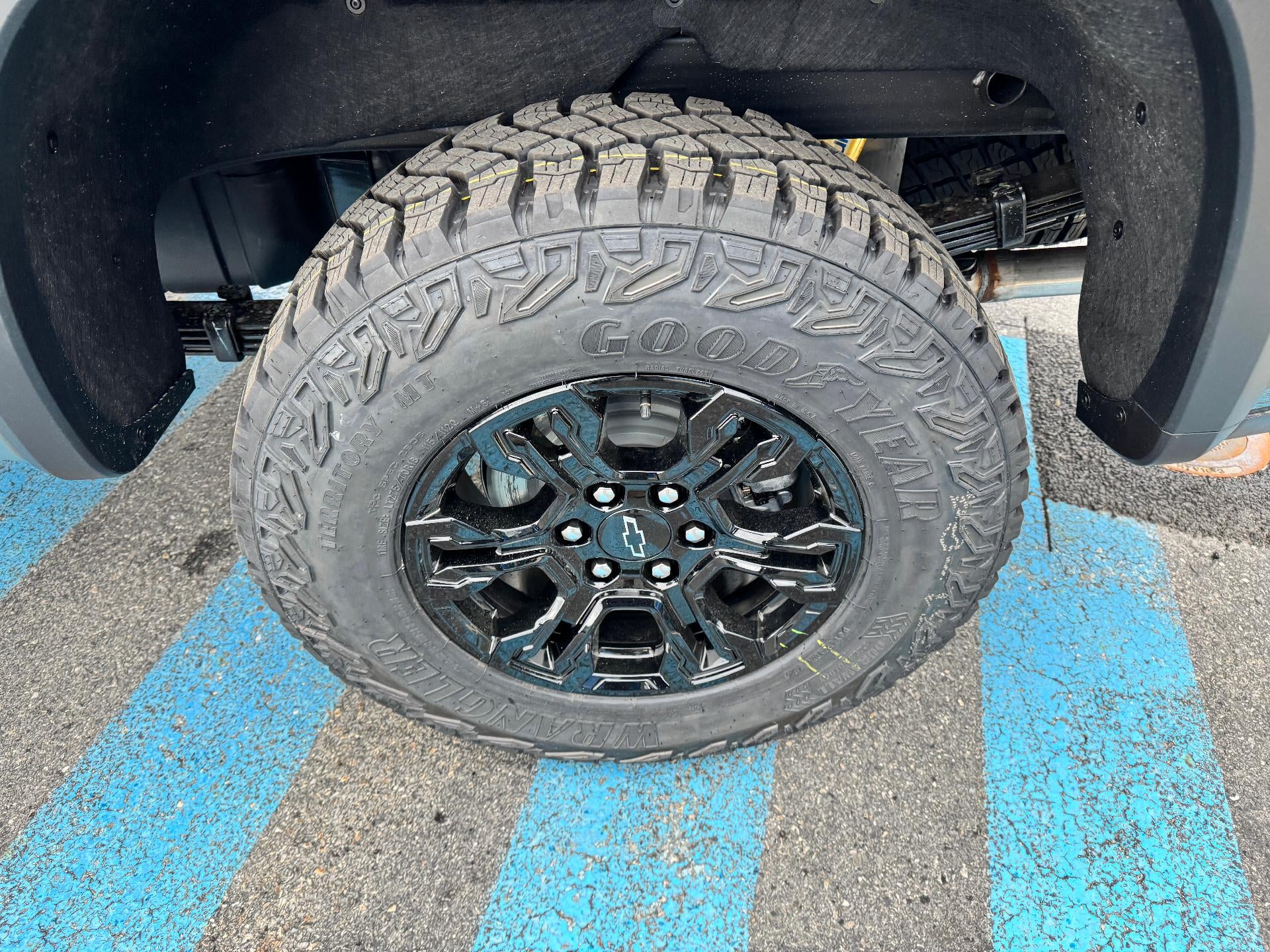 2026 Chevrolet Silverado 1500 ZR2 OFF ROAD / CREW / 6.2 LITER V8 / SUNROOF / TECH PCKG / SHORT BOX