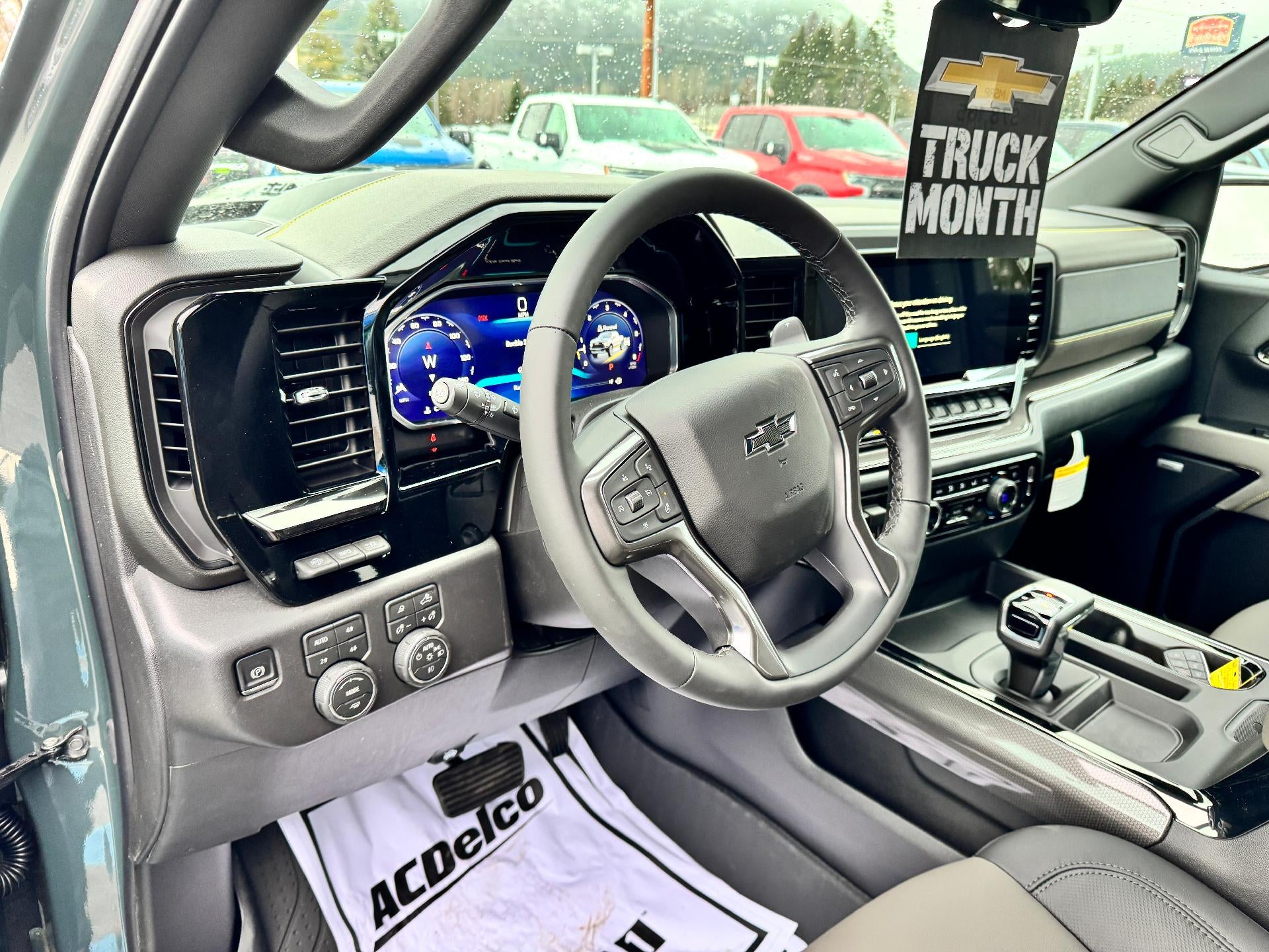 2026 Chevrolet Silverado 1500 ZR2 OFF ROAD / CREW / 6.2 LITER V8 / SUNROOF / TECH PCKG / SHORT BOX