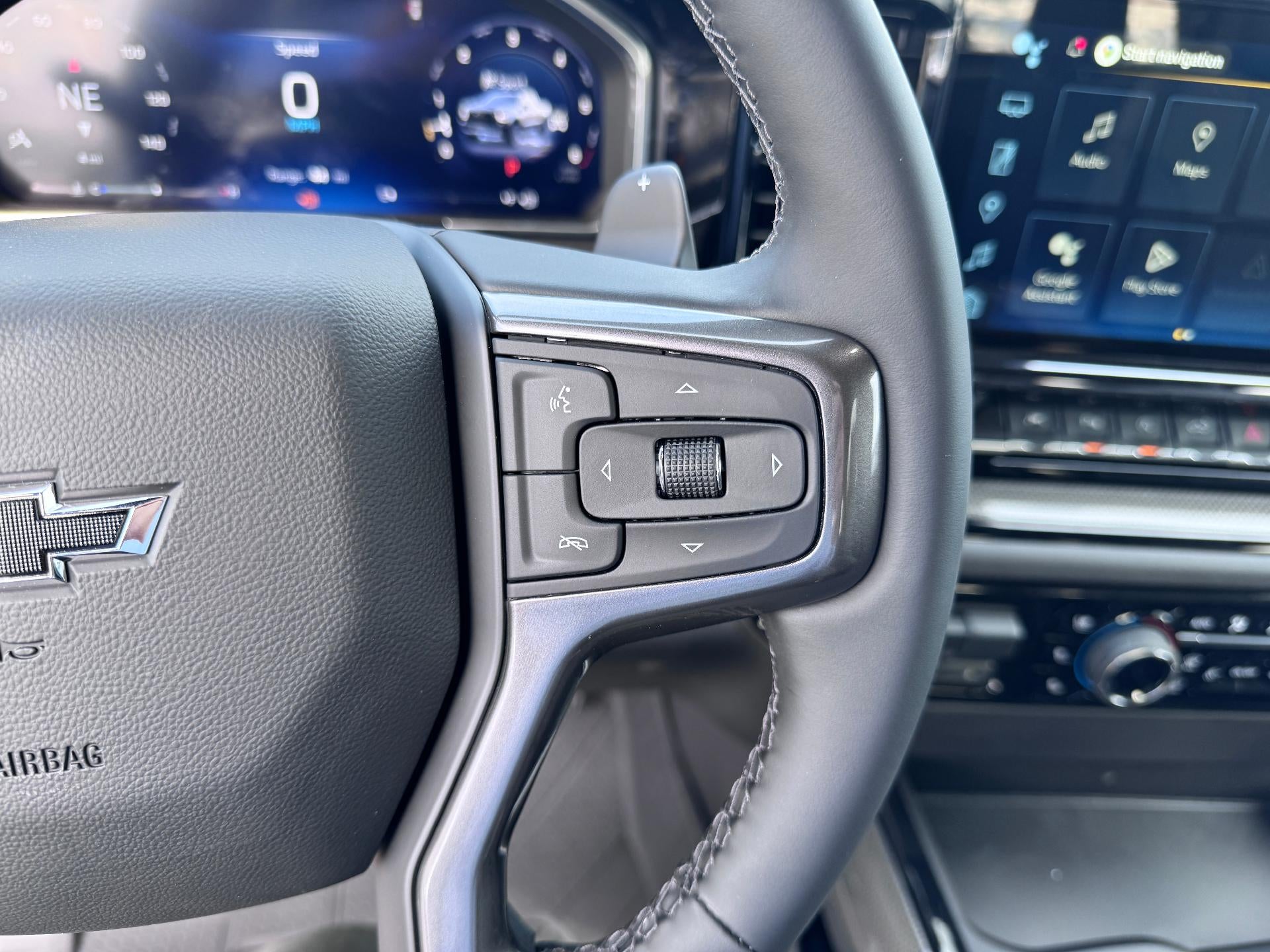 2026 Chevrolet Silverado 1500 ZR2 OFF ROAD / CREW / 6.2 LITER V8 / SUNROOF / TECH PCKG / SHORT BOX