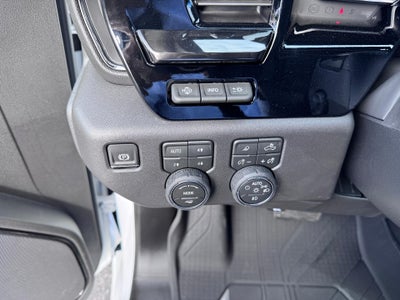 2026 Chevrolet Silverado 1500 ZR2 OFF ROAD / CREW / 6.2 LITER V8 / SUNROOF / TECH PCKG / SHORT BOX