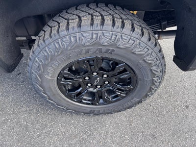 2026 Chevrolet Silverado 1500 ZR2 OFF ROAD / CREW / 6.2 LITER V8 / SUNROOF / TECH PCKG / SHORT BOX
