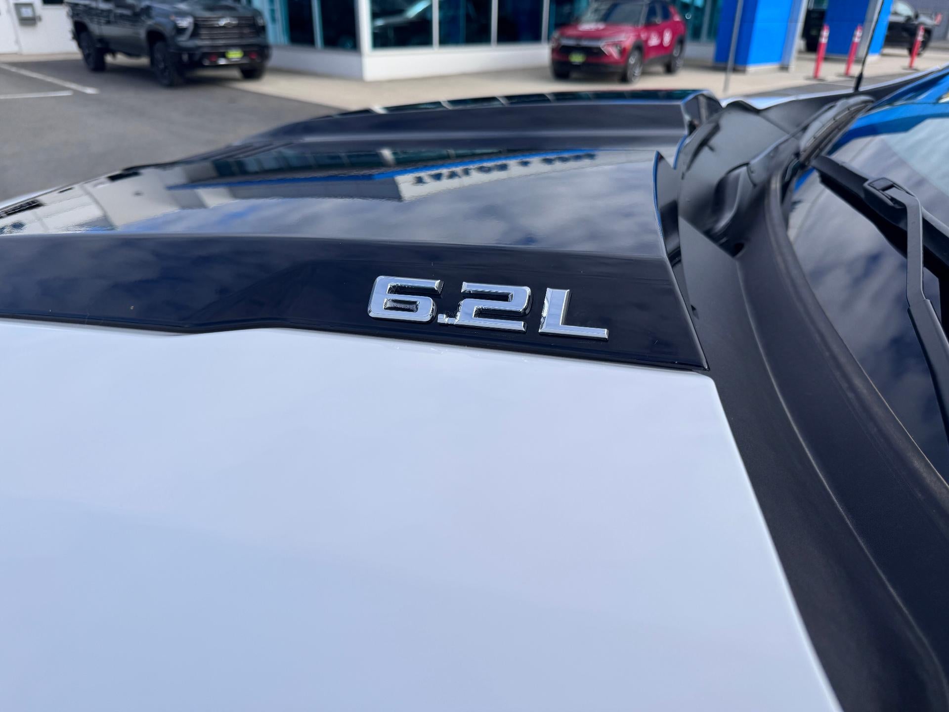 2026 Chevrolet Silverado 1500 ZR2 OFF ROAD / CREW / 6.2 LITER V8 / SUNROOF / TECH PCKG / SHORT BOX