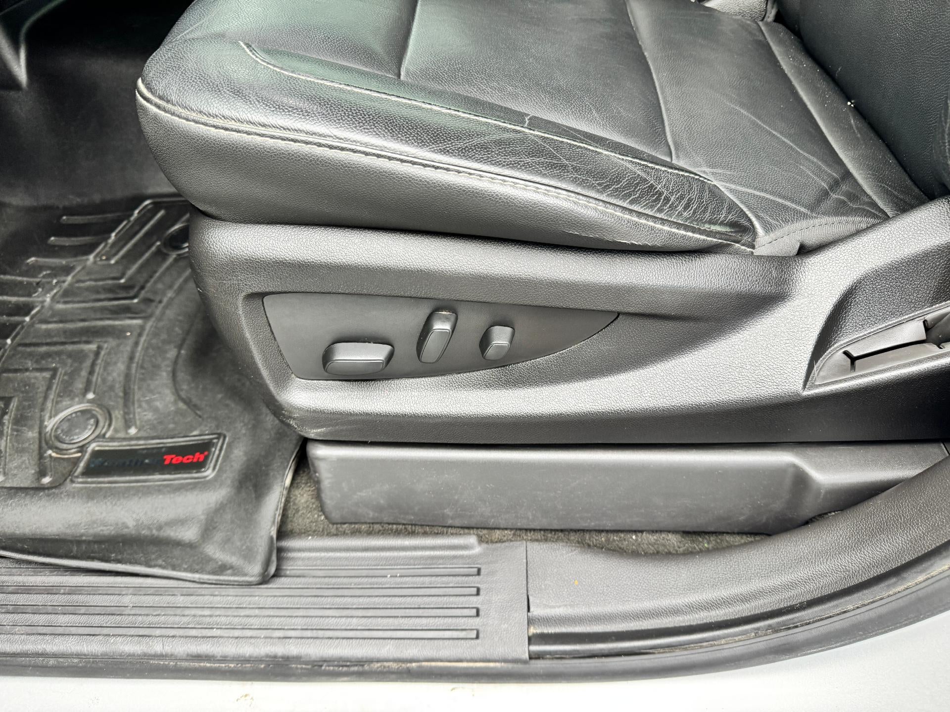 2018 Chevrolet Silverado 1500 LTZ / CREW / 5.3 LITER V8 / SHORT BOX / LOCAL TRADE / 68K MILES