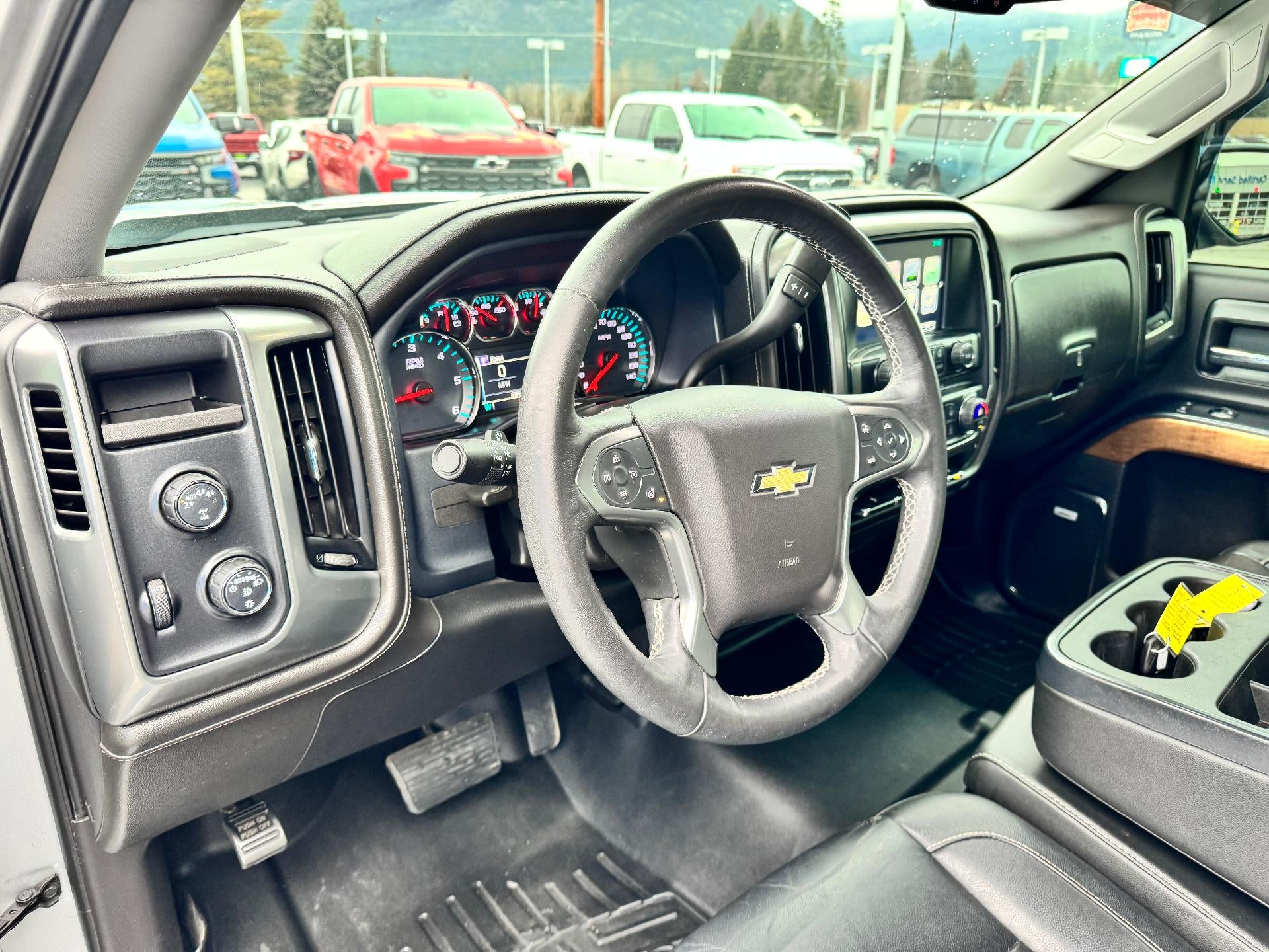 2018 Chevrolet Silverado 1500 LTZ / CREW / 5.3 LITER V8 / SHORT BOX / LOCAL TRADE / 68K MILES