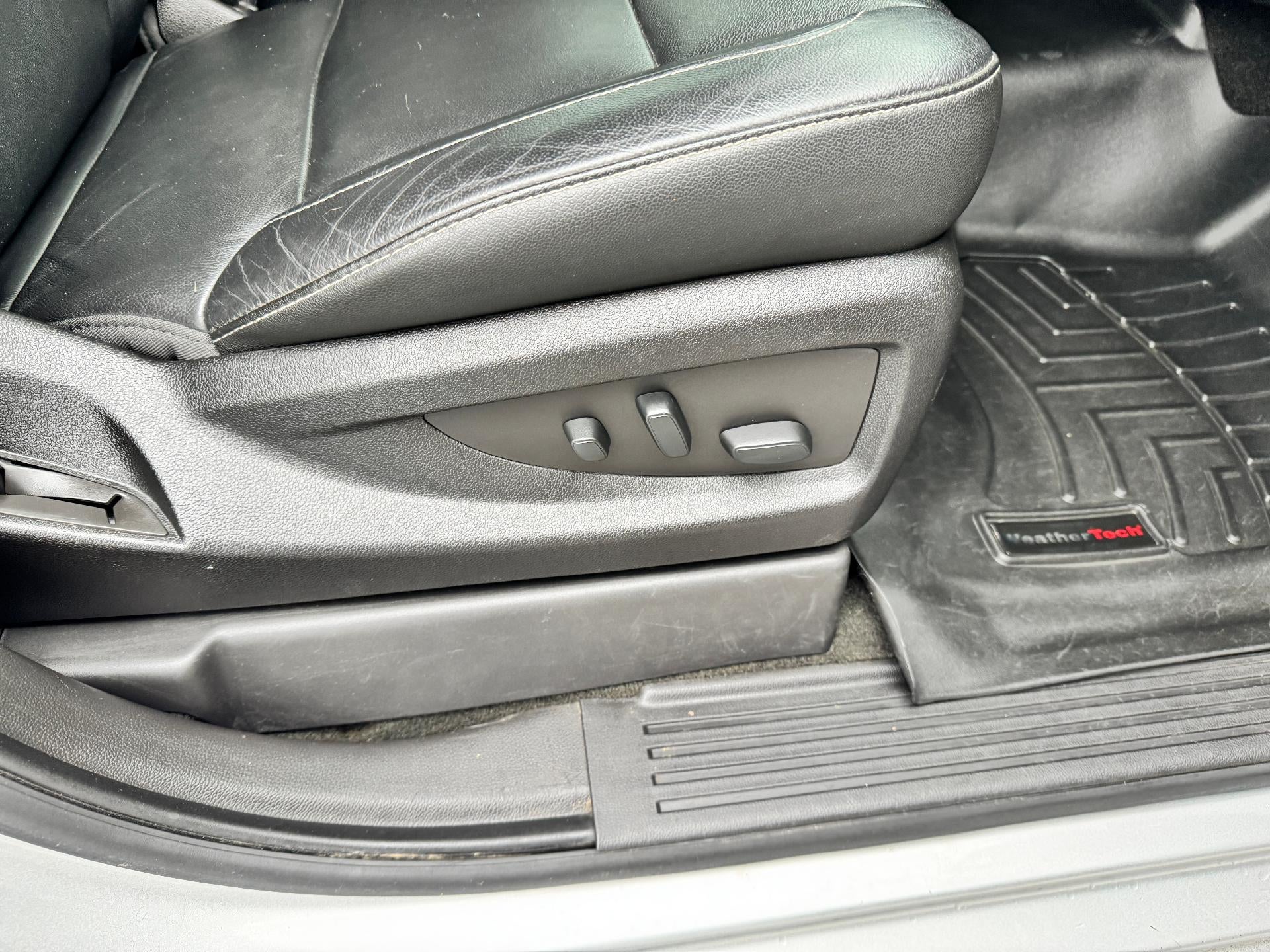 2018 Chevrolet Silverado 1500 LTZ / CREW / 5.3 LITER V8 / SHORT BOX / LOCAL TRADE / 68K MILES