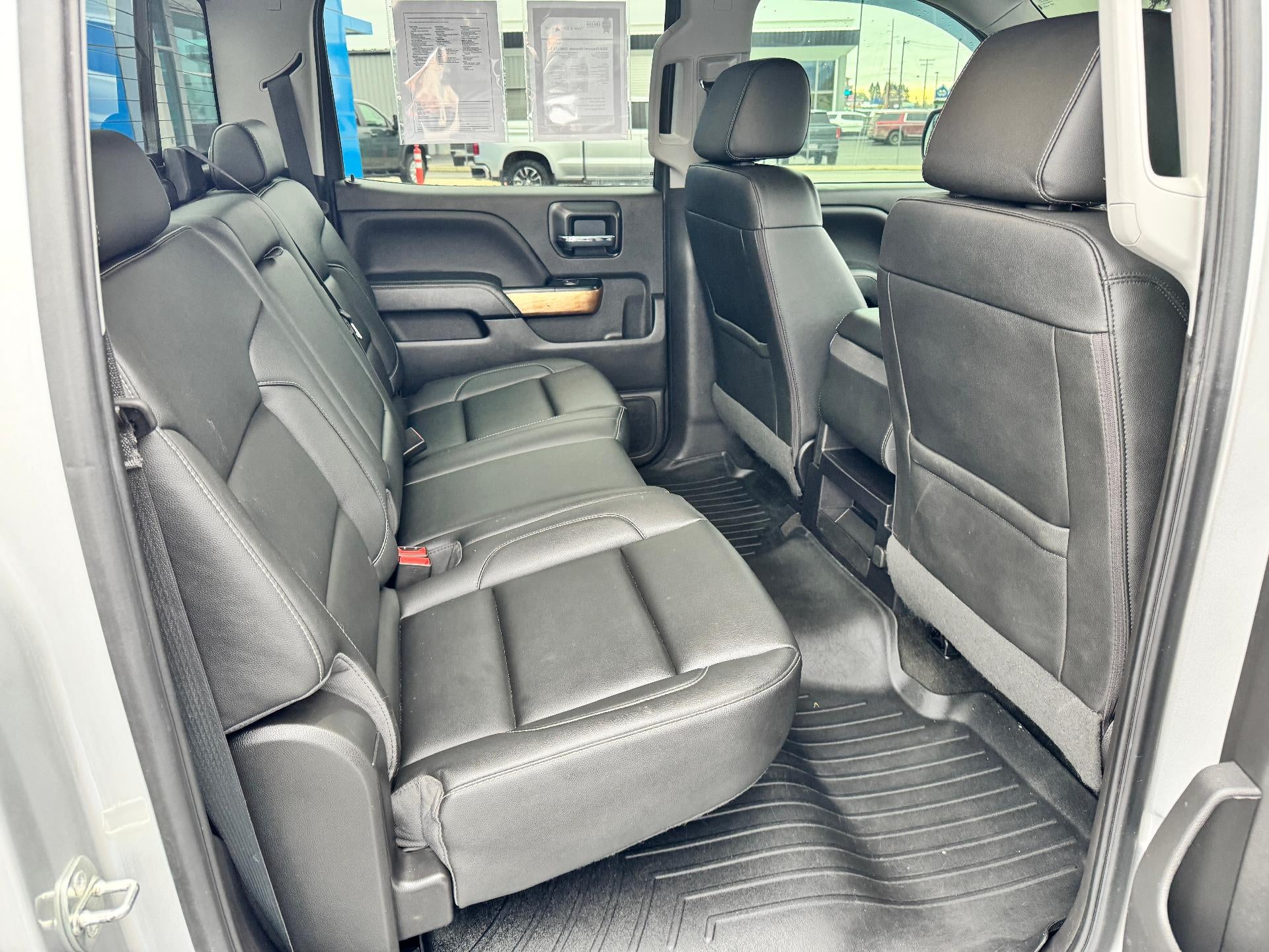 2018 Chevrolet Silverado 1500 LTZ / CREW / 5.3 LITER V8 / SHORT BOX / LOCAL TRADE / 68K MILES