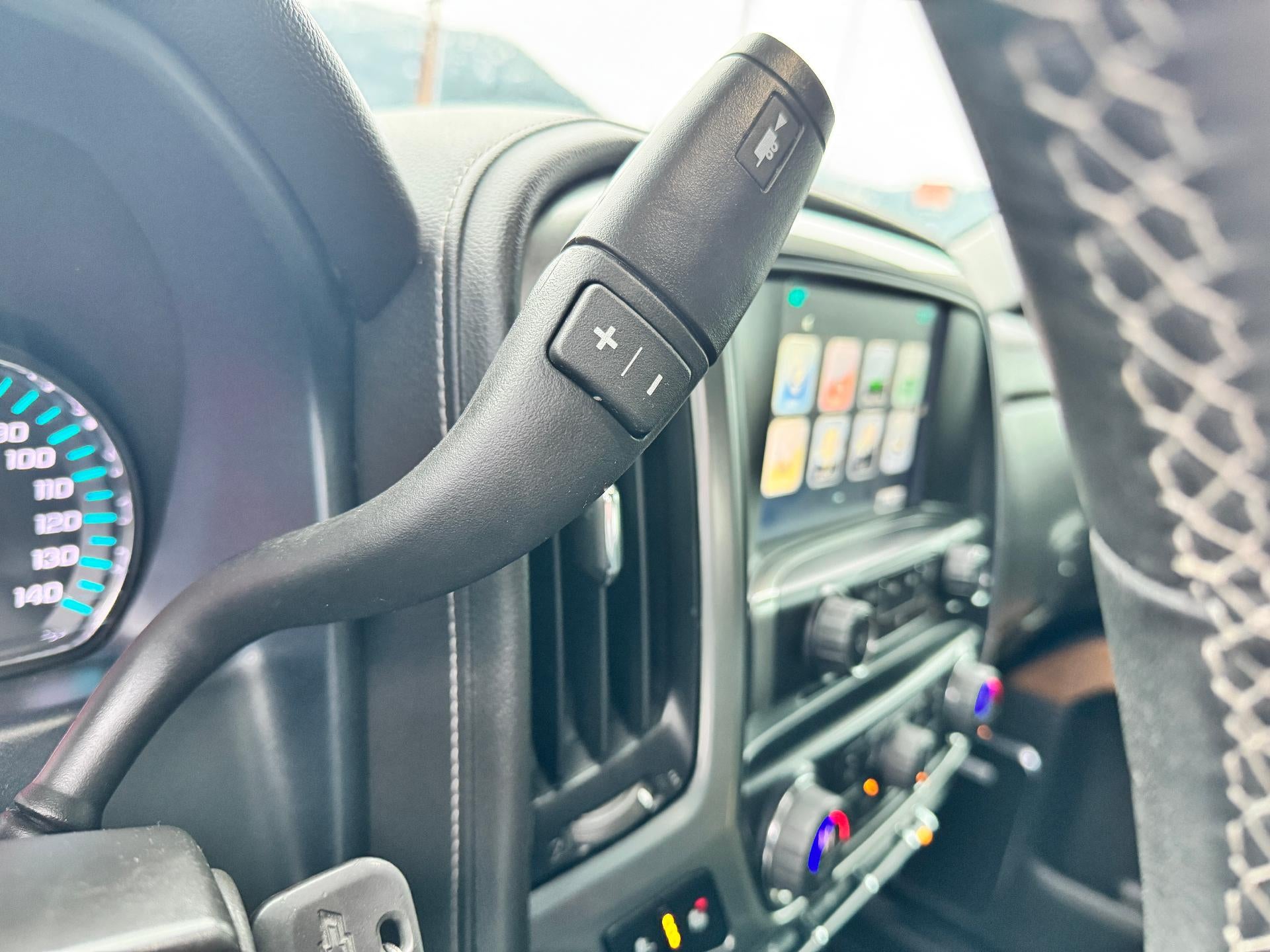 2018 Chevrolet Silverado 1500 LTZ / CREW / 5.3 LITER V8 / SHORT BOX / LOCAL TRADE / 68K MILES