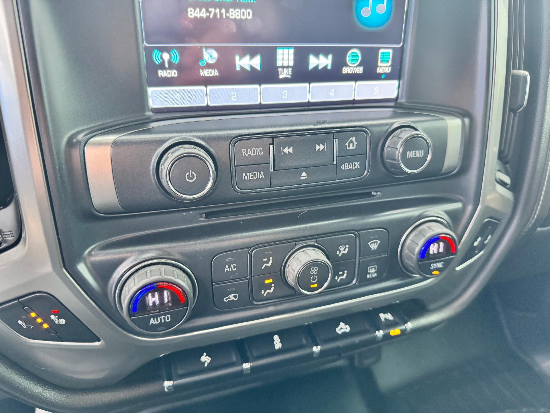 2018 Chevrolet Silverado 1500 LTZ / CREW / 5.3 LITER V8 / SHORT BOX / LOCAL TRADE / 68K MILES