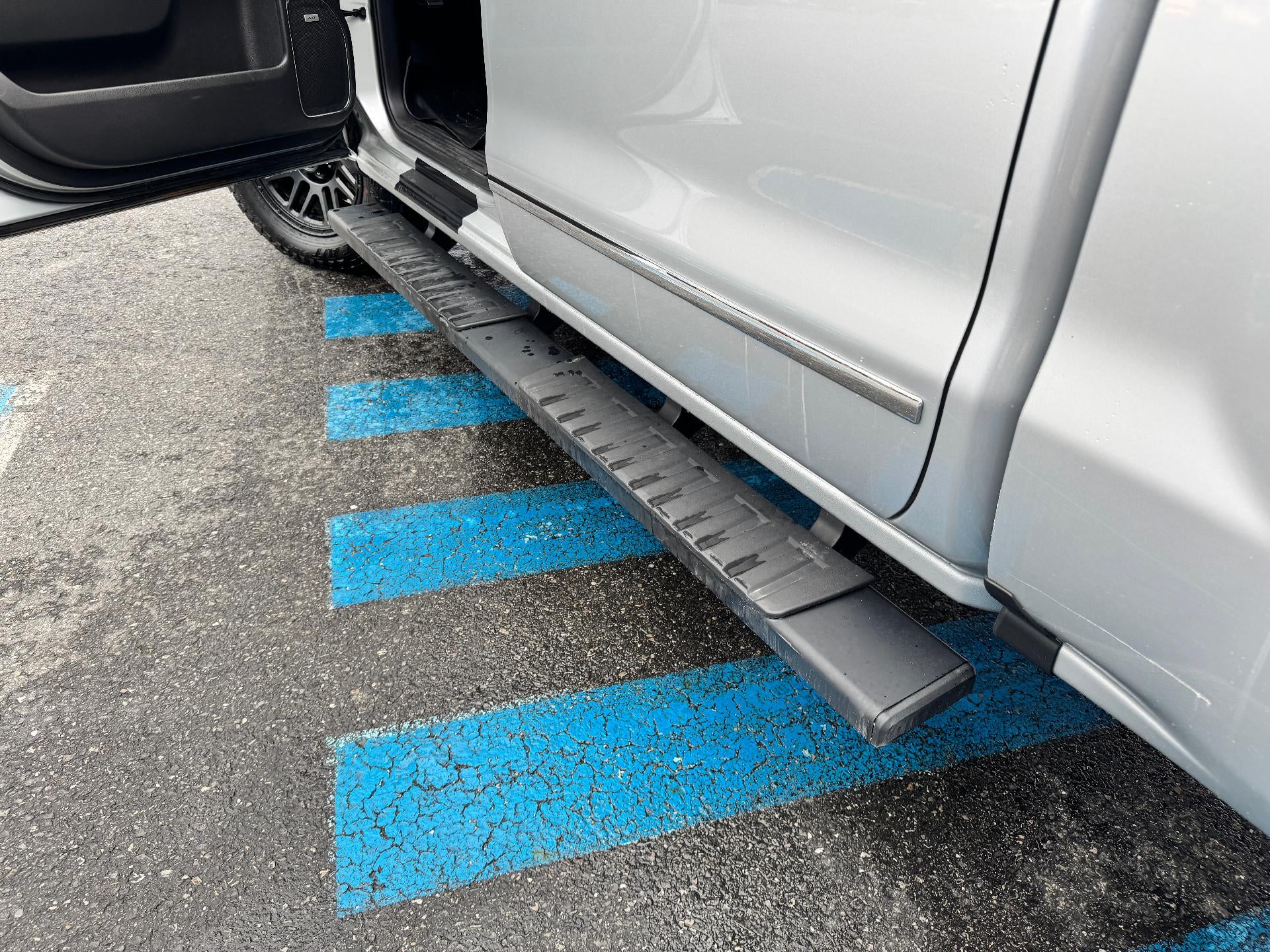 2018 Chevrolet Silverado 1500 LTZ / CREW / 5.3 LITER V8 / SHORT BOX / LOCAL TRADE / 68K MILES