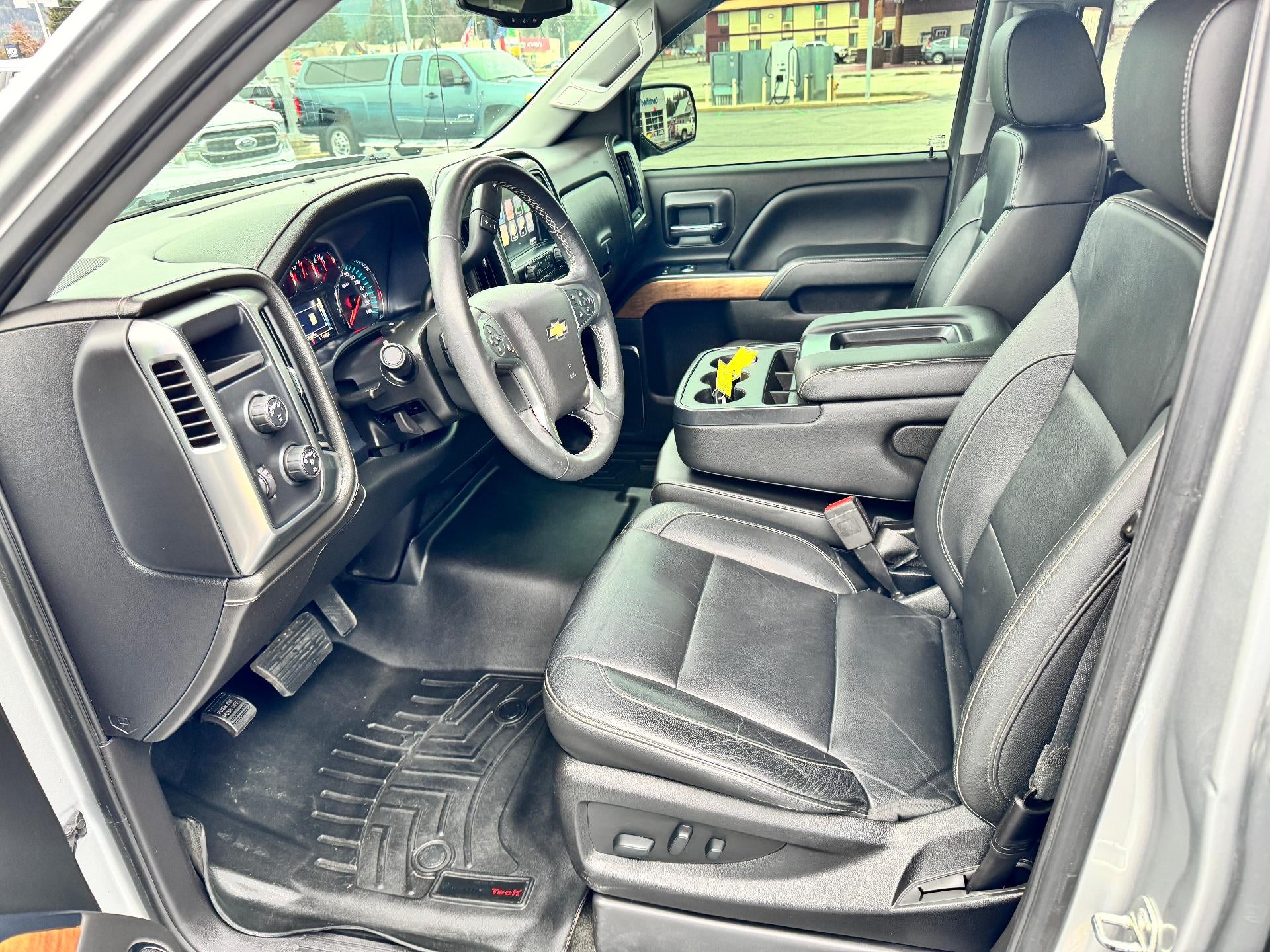 2018 Chevrolet Silverado 1500 LTZ / CREW / 5.3 LITER V8 / SHORT BOX / LOCAL TRADE / 68K MILES