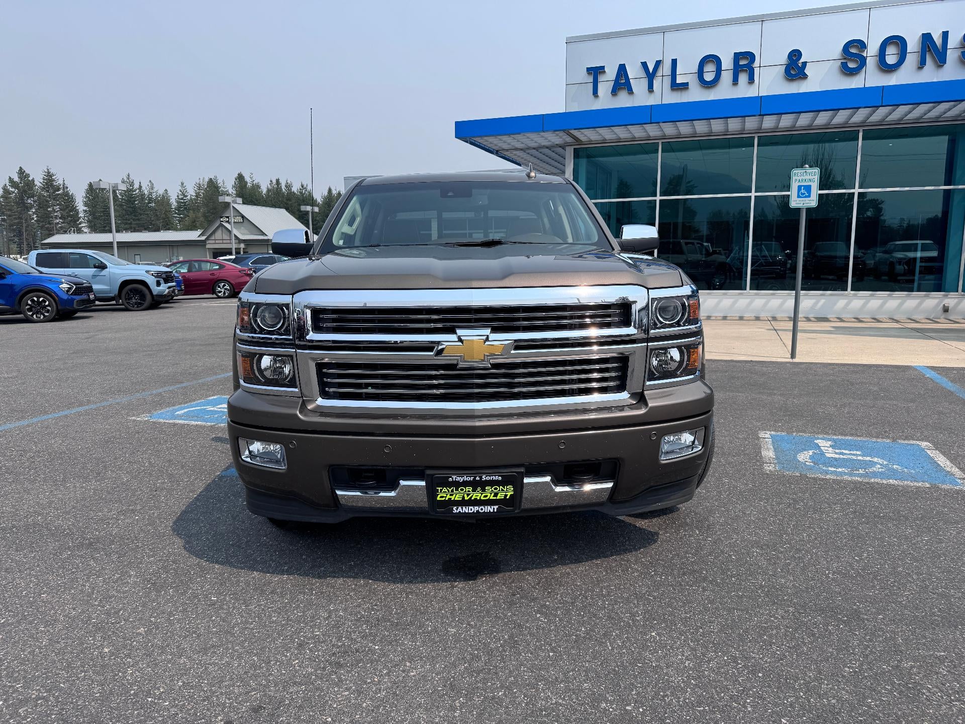 2015 Chevrolet Silverado 1500 HIGH COUNTRY / CREW / 5.3 LITER V8 / SUNROOF / SHORT BOX / 1 OWNER / 73K MILES