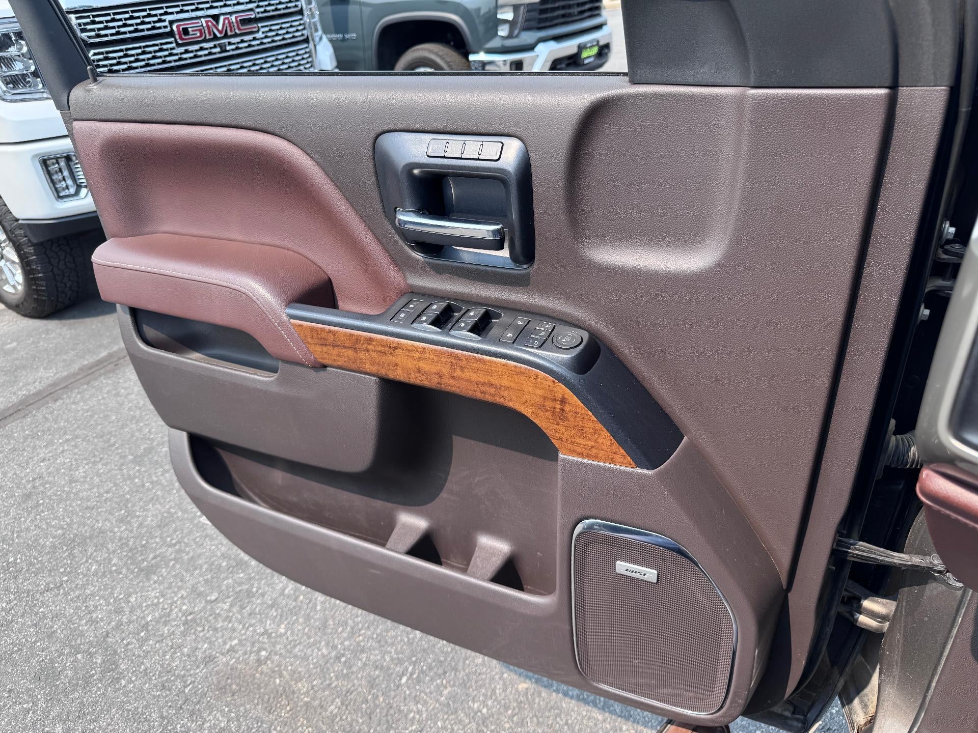 2015 Chevrolet Silverado 1500 HIGH COUNTRY / CREW / 5.3 LITER V8 / SUNROOF / SHORT BOX / 1 OWNER / 73K MILES