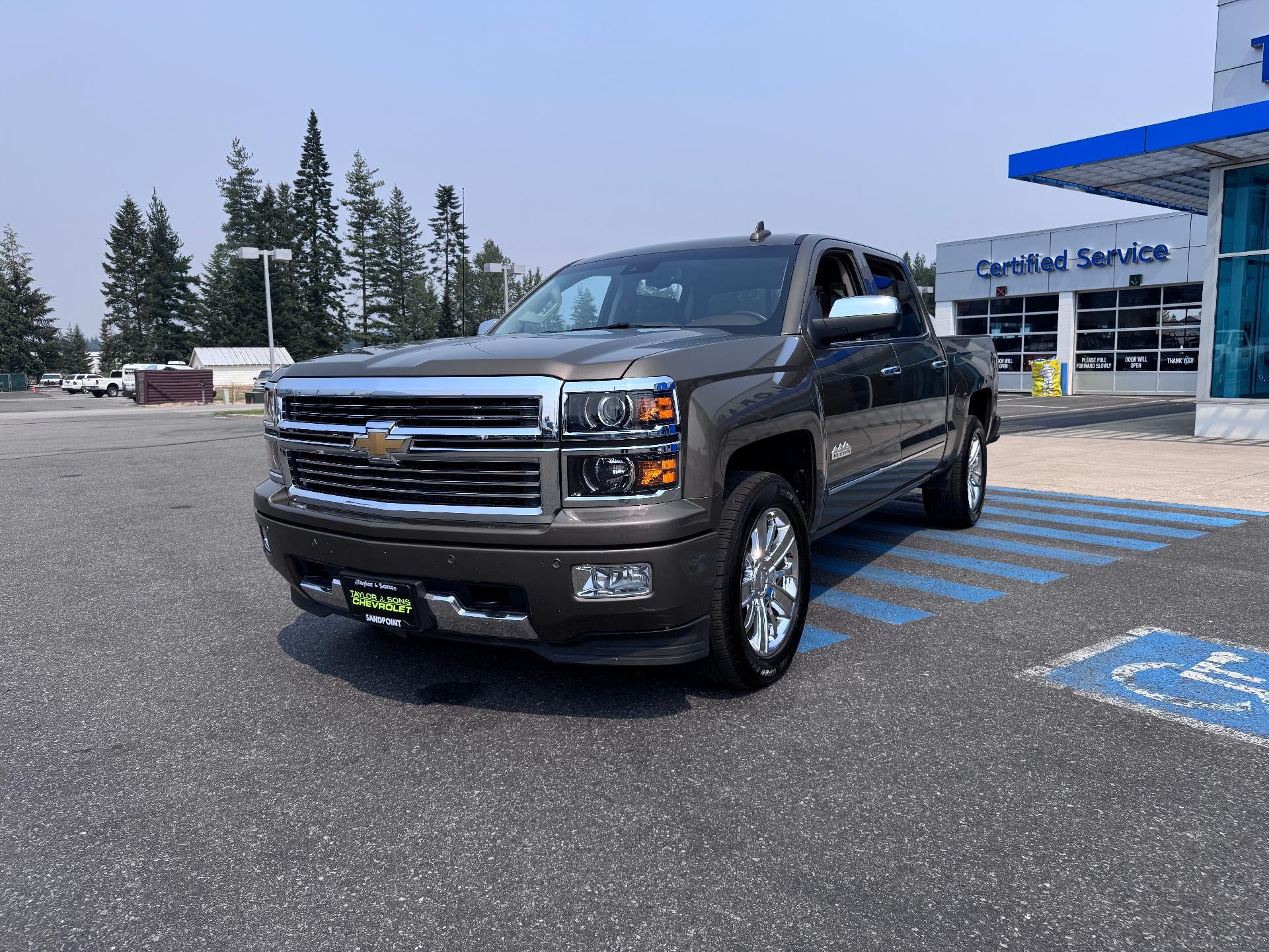 2015 Chevrolet Silverado 1500 HIGH COUNTRY / CREW / 5.3 LITER V8 / SUNROOF / SHORT BOX / 1 OWNER / 73K MILES