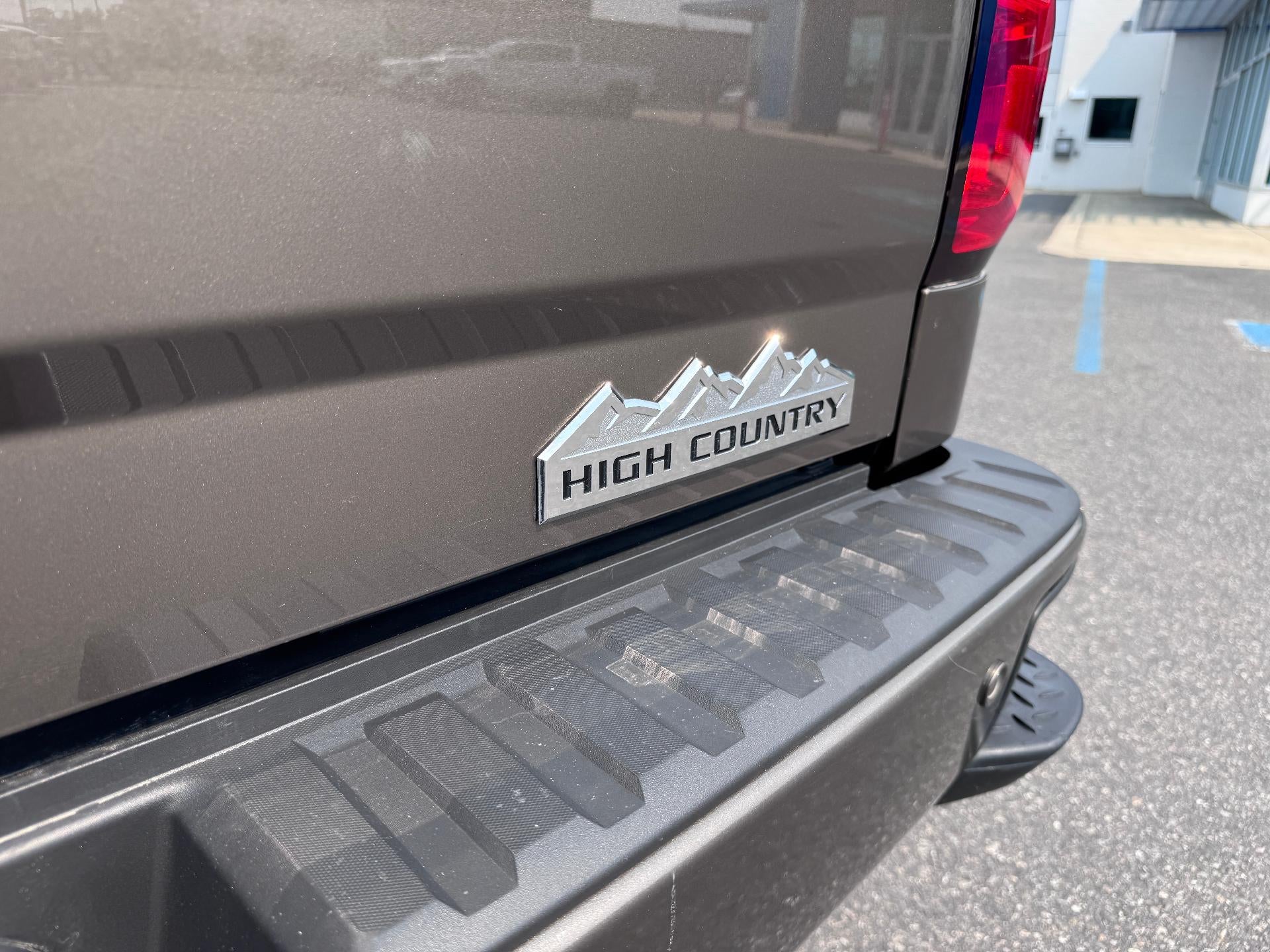 2015 Chevrolet Silverado 1500 HIGH COUNTRY / CREW / 5.3 LITER V8 / SUNROOF / SHORT BOX / 1 OWNER / 73K MILES