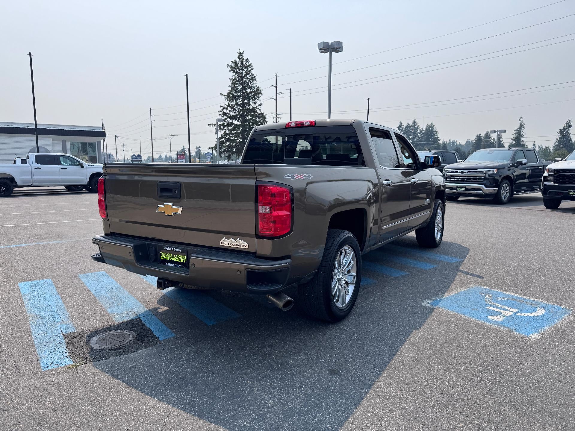 2015 Chevrolet Silverado 1500 HIGH COUNTRY / CREW / 5.3 LITER V8 / SUNROOF / SHORT BOX / 1 OWNER / 73K MILES