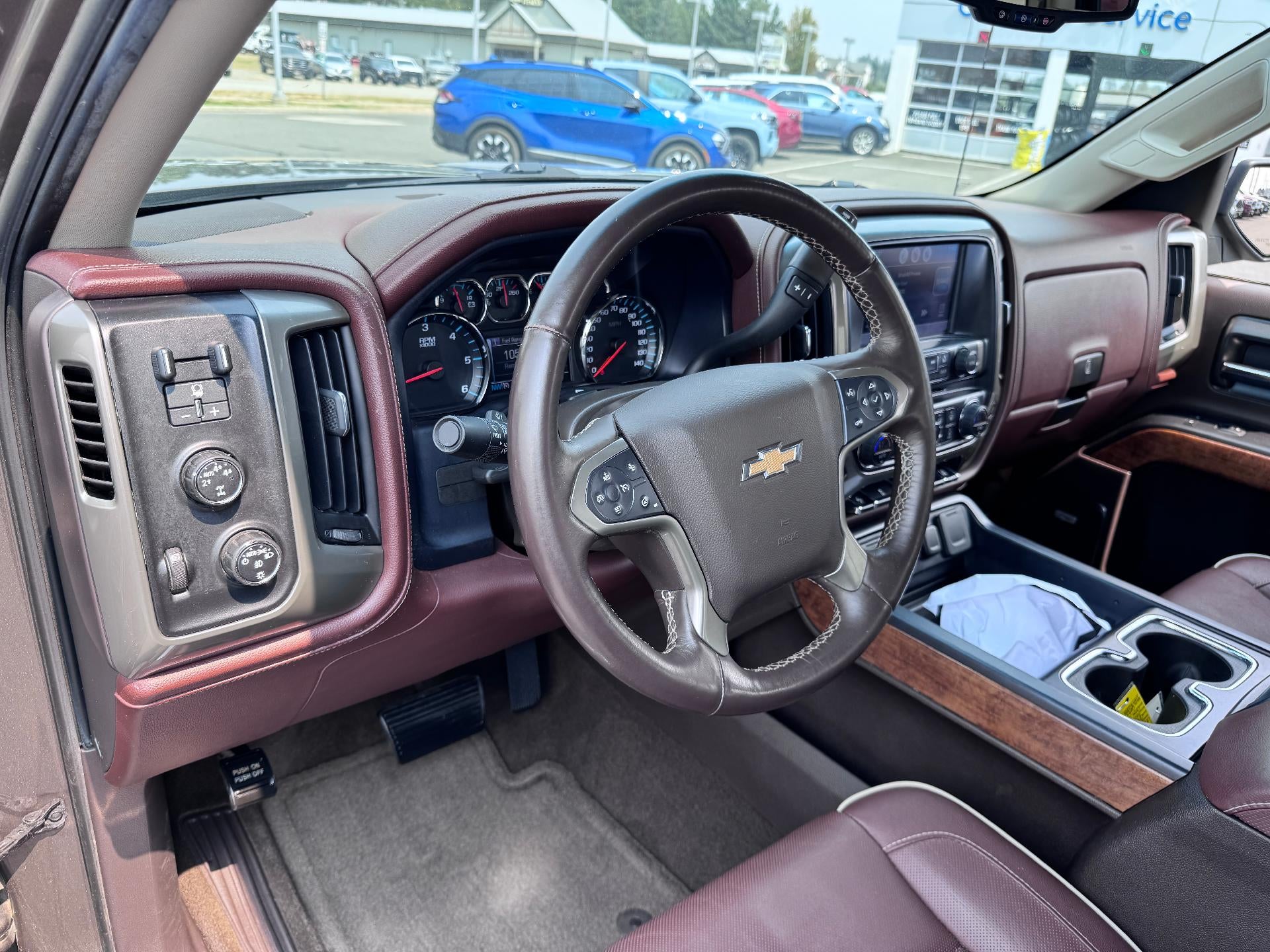 2015 Chevrolet Silverado 1500 HIGH COUNTRY / CREW / 5.3 LITER V8 / SUNROOF / SHORT BOX / 1 OWNER / 73K MILES