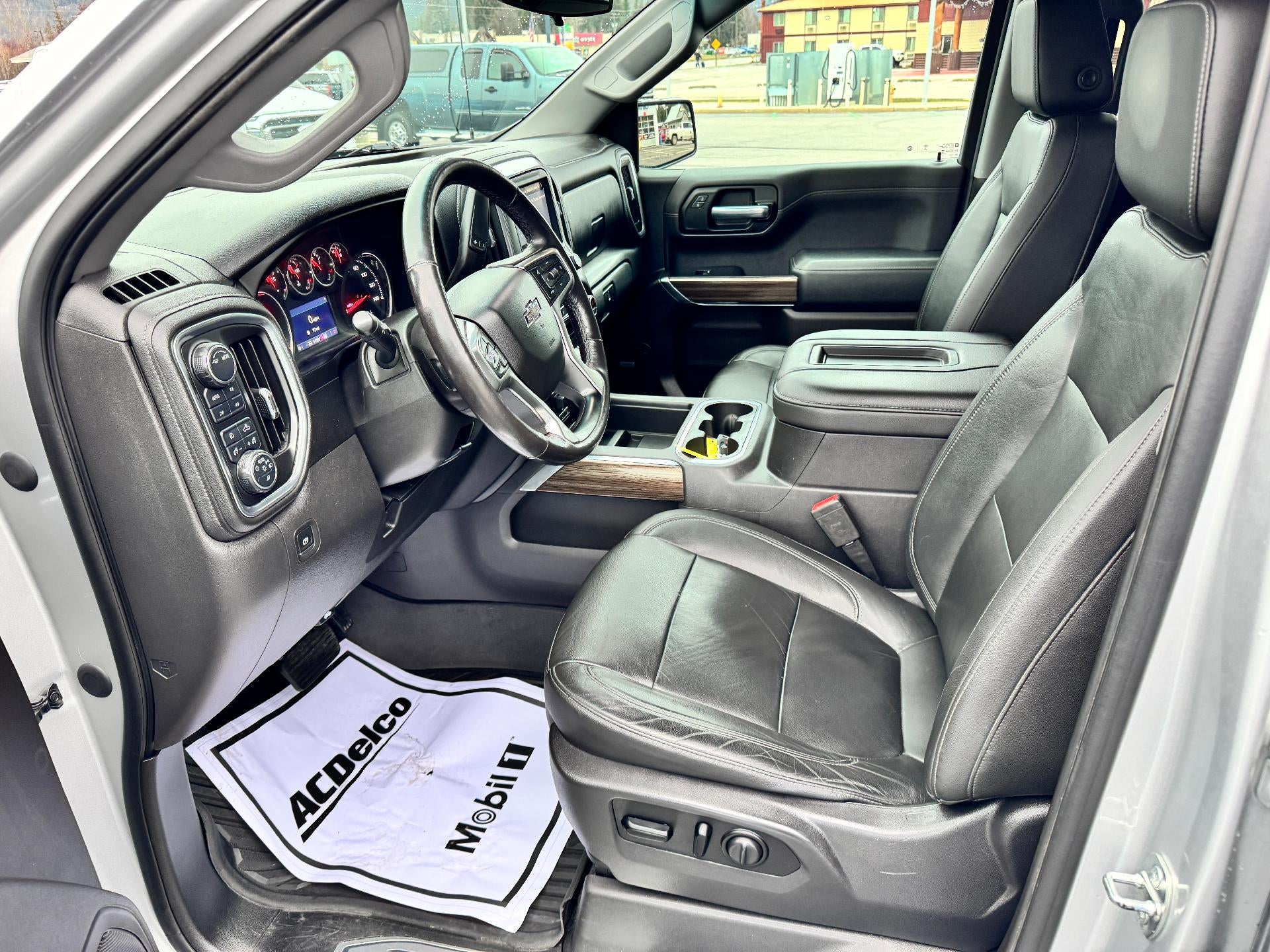 2020 Chevrolet Silverado 1500 RST / CREW / 6.2 LITER V8 / SUNROOF / STANDARD BOX / 1 OWNER TRADE