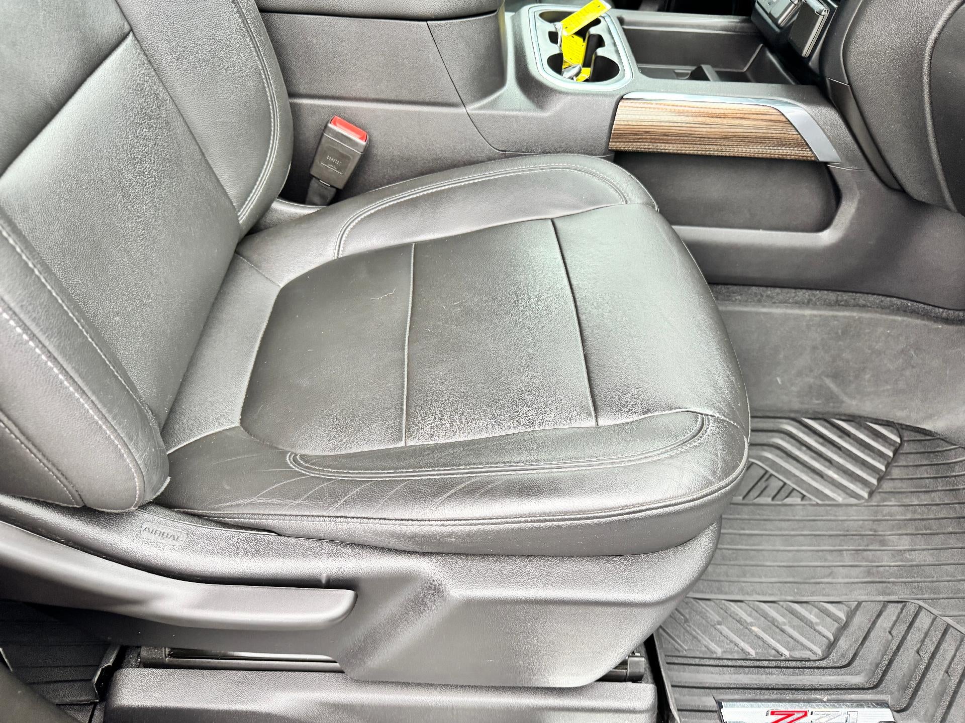 2020 Chevrolet Silverado 1500 RST / CREW / 6.2 LITER V8 / SUNROOF / STANDARD BOX / 1 OWNER TRADE