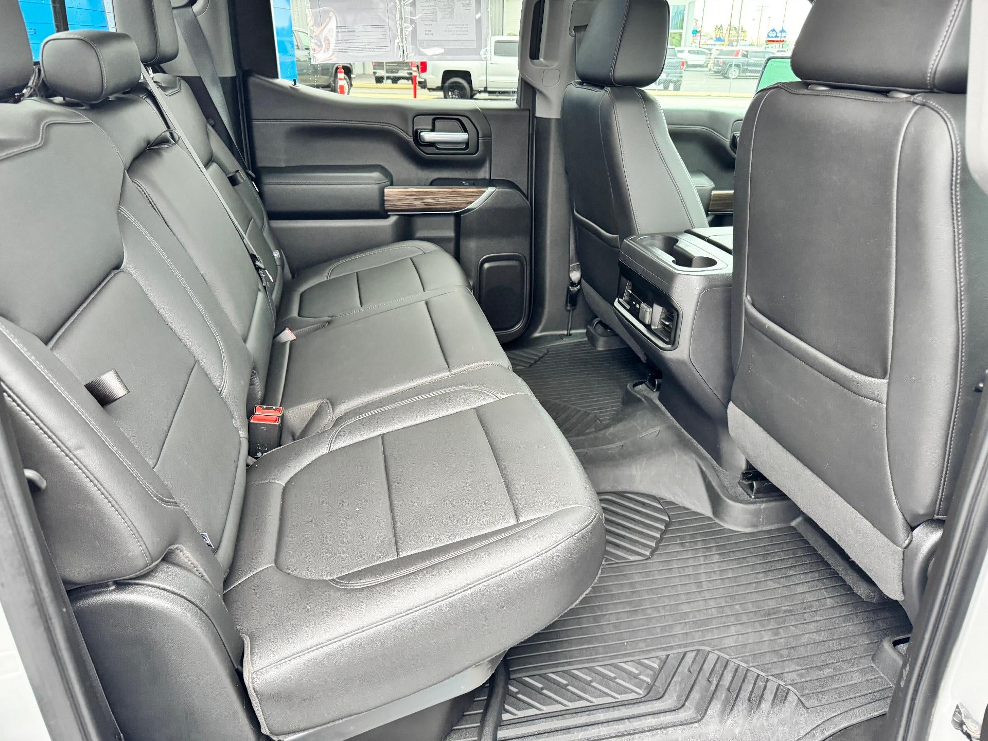 2020 Chevrolet Silverado 1500 RST / CREW / 6.2 LITER V8 / SUNROOF / STANDARD BOX / 1 OWNER TRADE