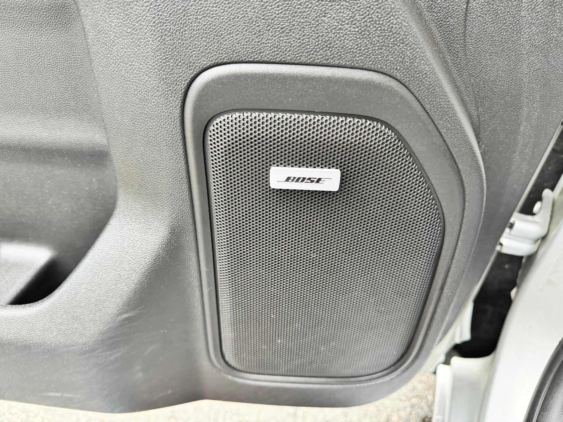 2020 Chevrolet Silverado 1500 RST / CREW / 6.2 LITER V8 / SUNROOF / STANDARD BOX / 1 OWNER TRADE