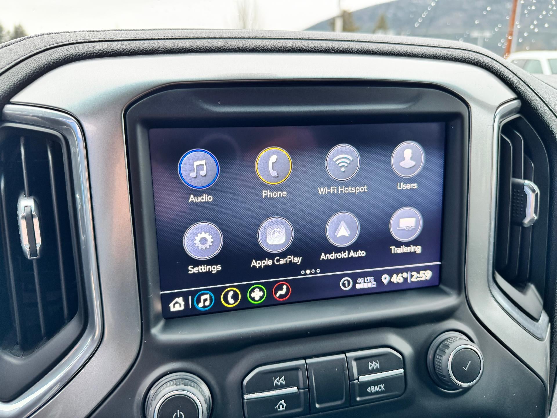 2020 Chevrolet Silverado 1500 RST / CREW / 6.2 LITER V8 / SUNROOF / STANDARD BOX / 1 OWNER TRADE