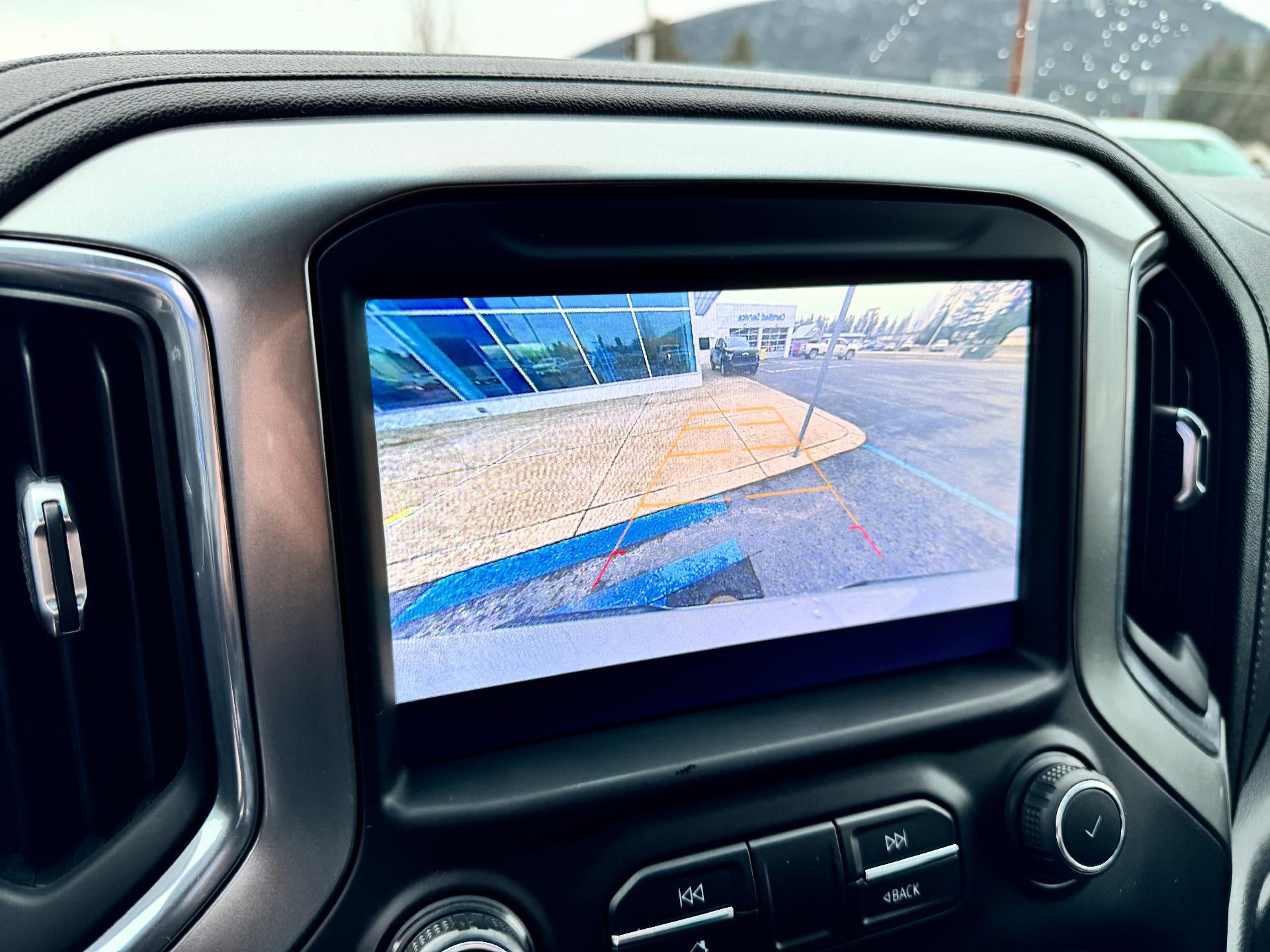 2020 Chevrolet Silverado 1500 RST / CREW / 6.2 LITER V8 / SUNROOF / STANDARD BOX / 1 OWNER TRADE