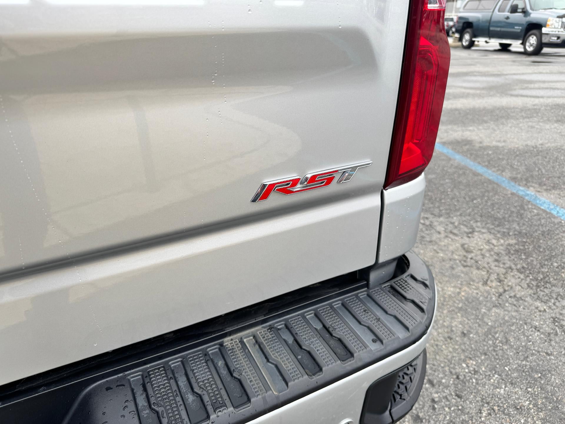 2020 Chevrolet Silverado 1500 RST / CREW / 6.2 LITER V8 / SUNROOF / STANDARD BOX / 1 OWNER TRADE