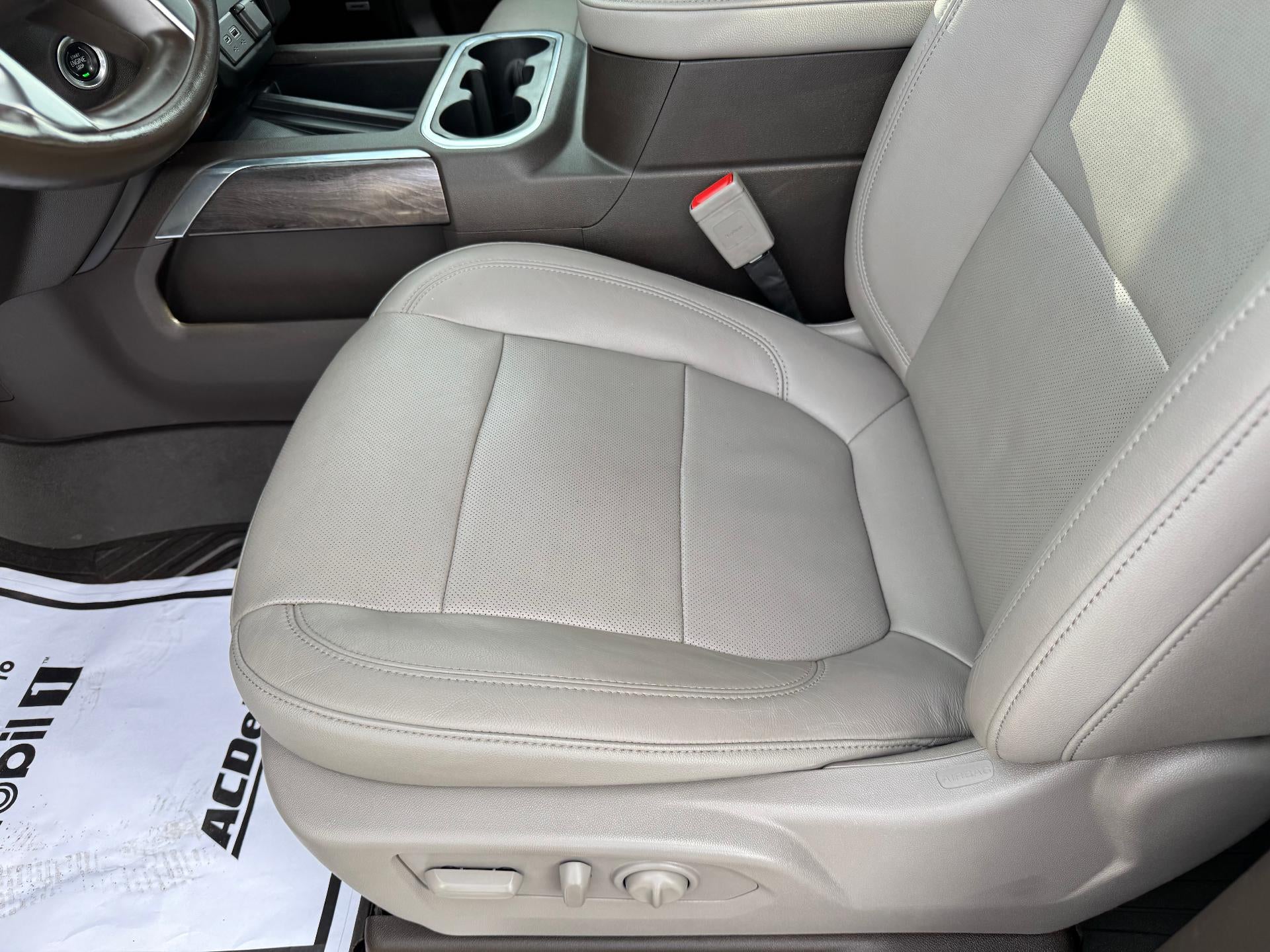 2020 Chevrolet Silverado 1500 LTZ / CREW / 6.2 LITER V8 / STANDARD BOX / TECH PCKG / SUNROOF / 1 OWNER