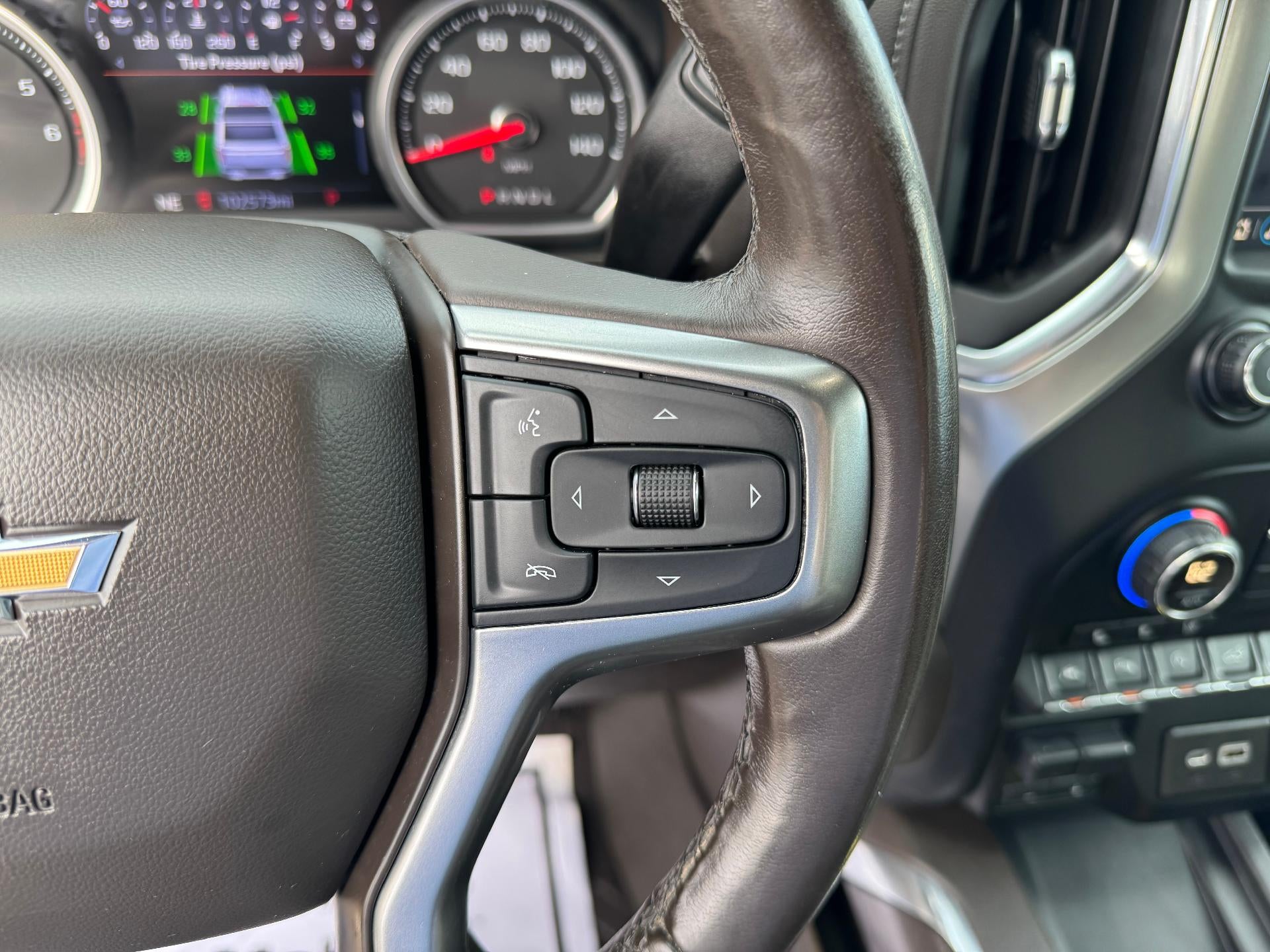 2020 Chevrolet Silverado 1500 LTZ / CREW / 6.2 LITER V8 / STANDARD BOX / TECH PCKG / SUNROOF / 1 OWNER