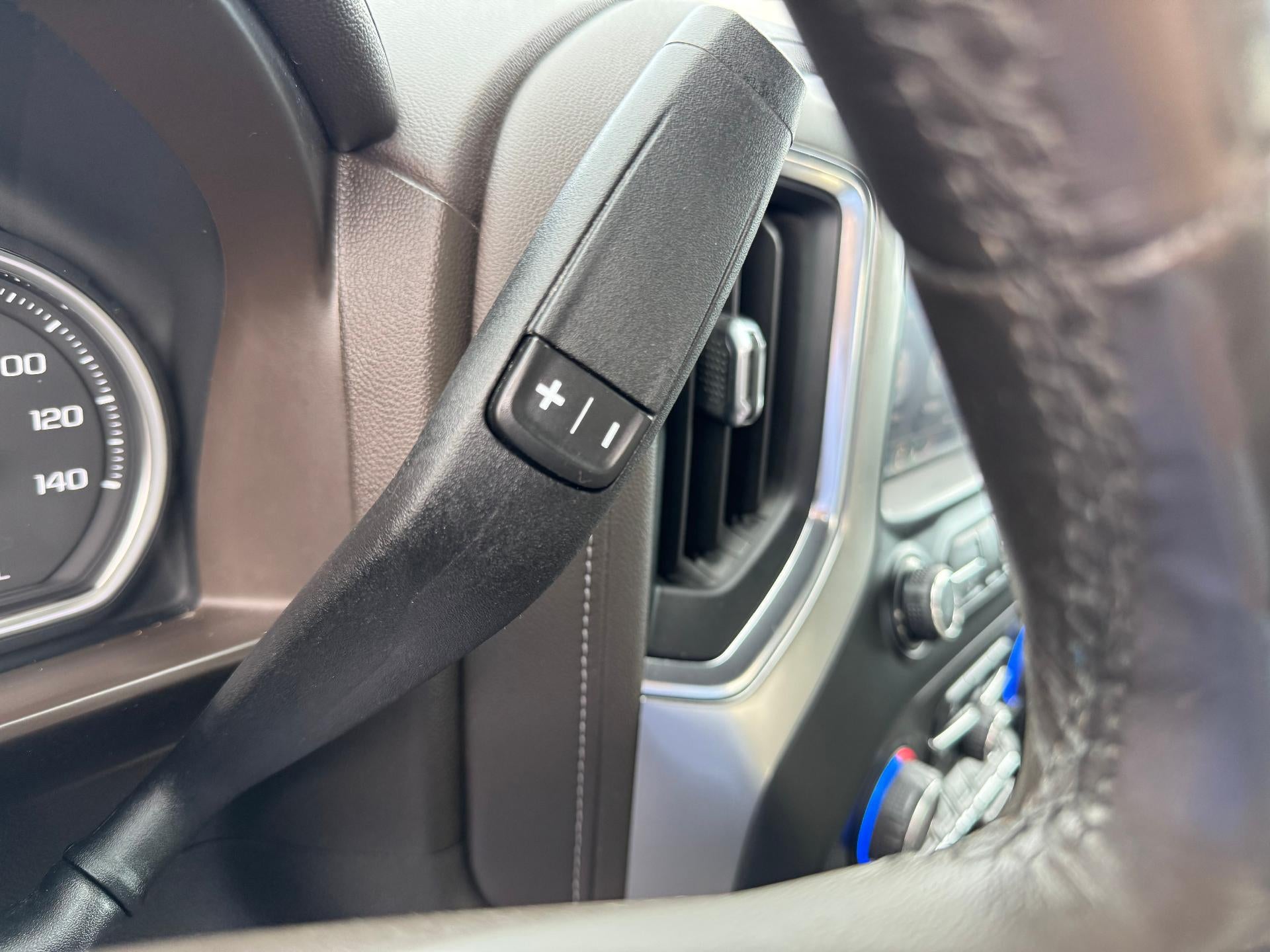 2020 Chevrolet Silverado 1500 LTZ / CREW / 6.2 LITER V8 / STANDARD BOX / TECH PCKG / SUNROOF / 1 OWNER