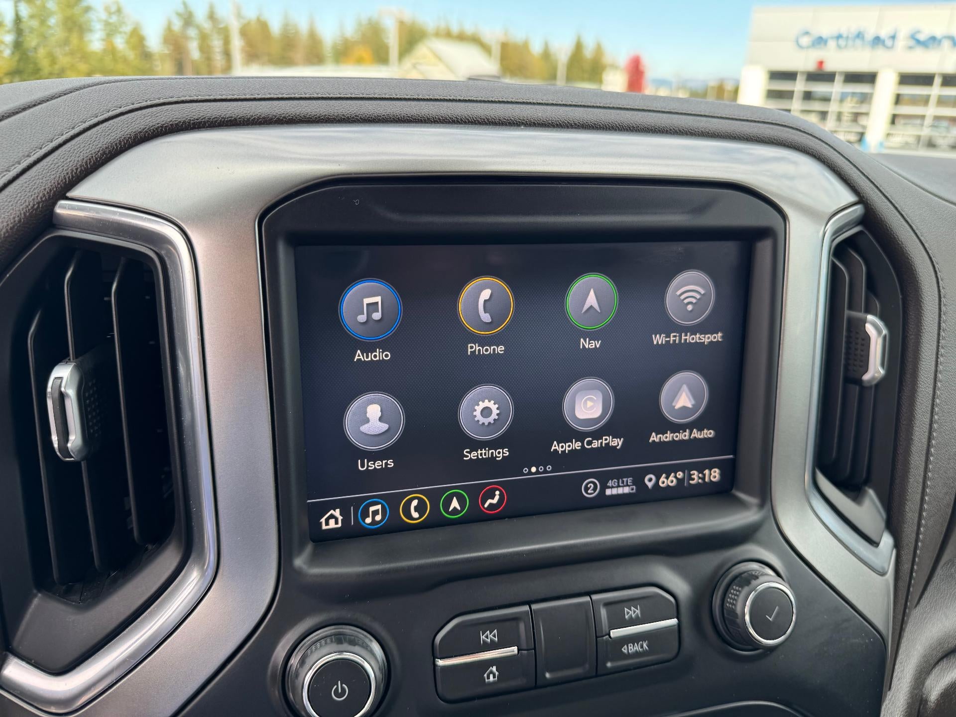 2020 Chevrolet Silverado 1500 LTZ / CREW / 6.2 LITER V8 / STANDARD BOX / TECH PCKG / SUNROOF / 1 OWNER