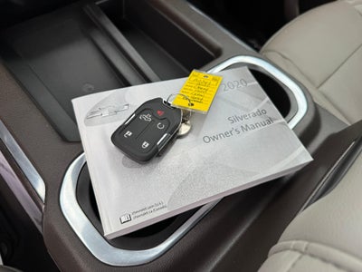2020 Chevrolet Silverado 1500 LTZ / CREW / 6.2 LITER V8 / STANDARD BOX / TECH PCKG / SUNROOF / 1 OWNER