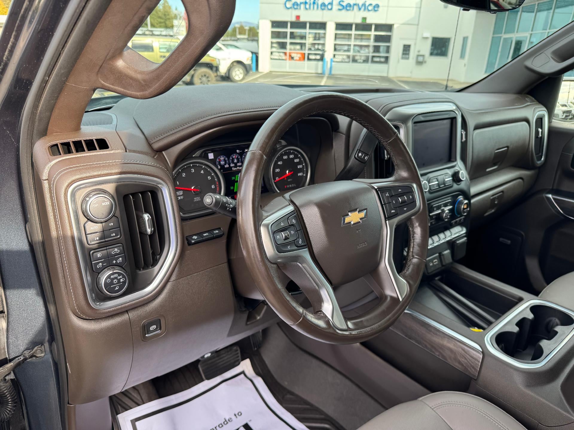 2020 Chevrolet Silverado 1500 LTZ / CREW / 6.2 LITER V8 / STANDARD BOX / TECH PCKG / SUNROOF / 1 OWNER