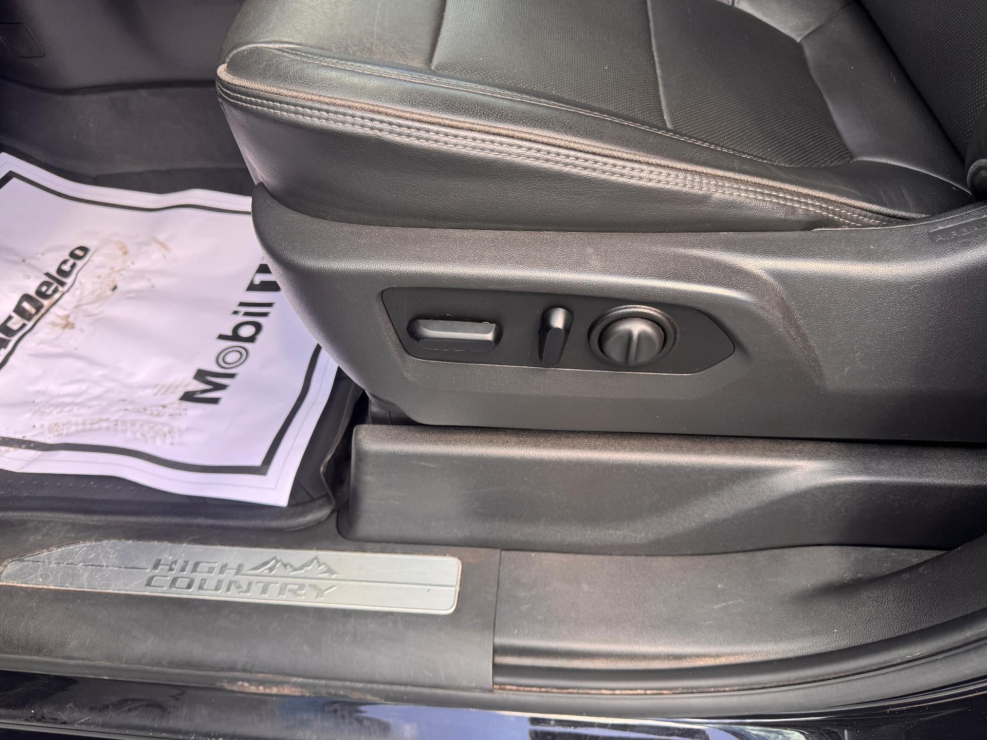 2021 Chevrolet Silverado 1500 HIGH COUNTRY / CREW / 6.2 LITER V8 / TECH PCKG / DELUXE PCKG / SHORT BOX