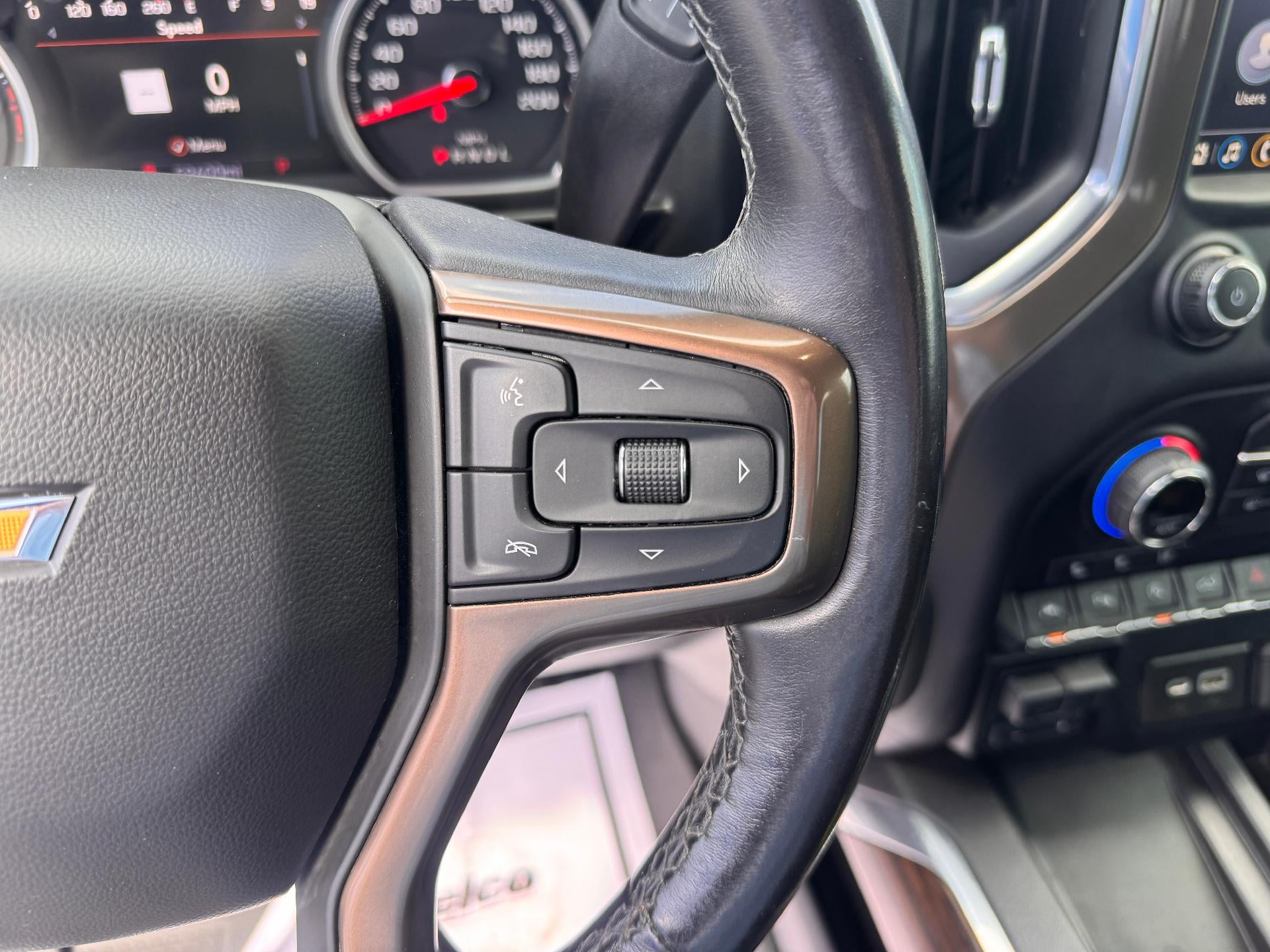2021 Chevrolet Silverado 1500 HIGH COUNTRY / CREW / 6.2 LITER V8 / TECH PCKG / DELUXE PCKG / SHORT BOX