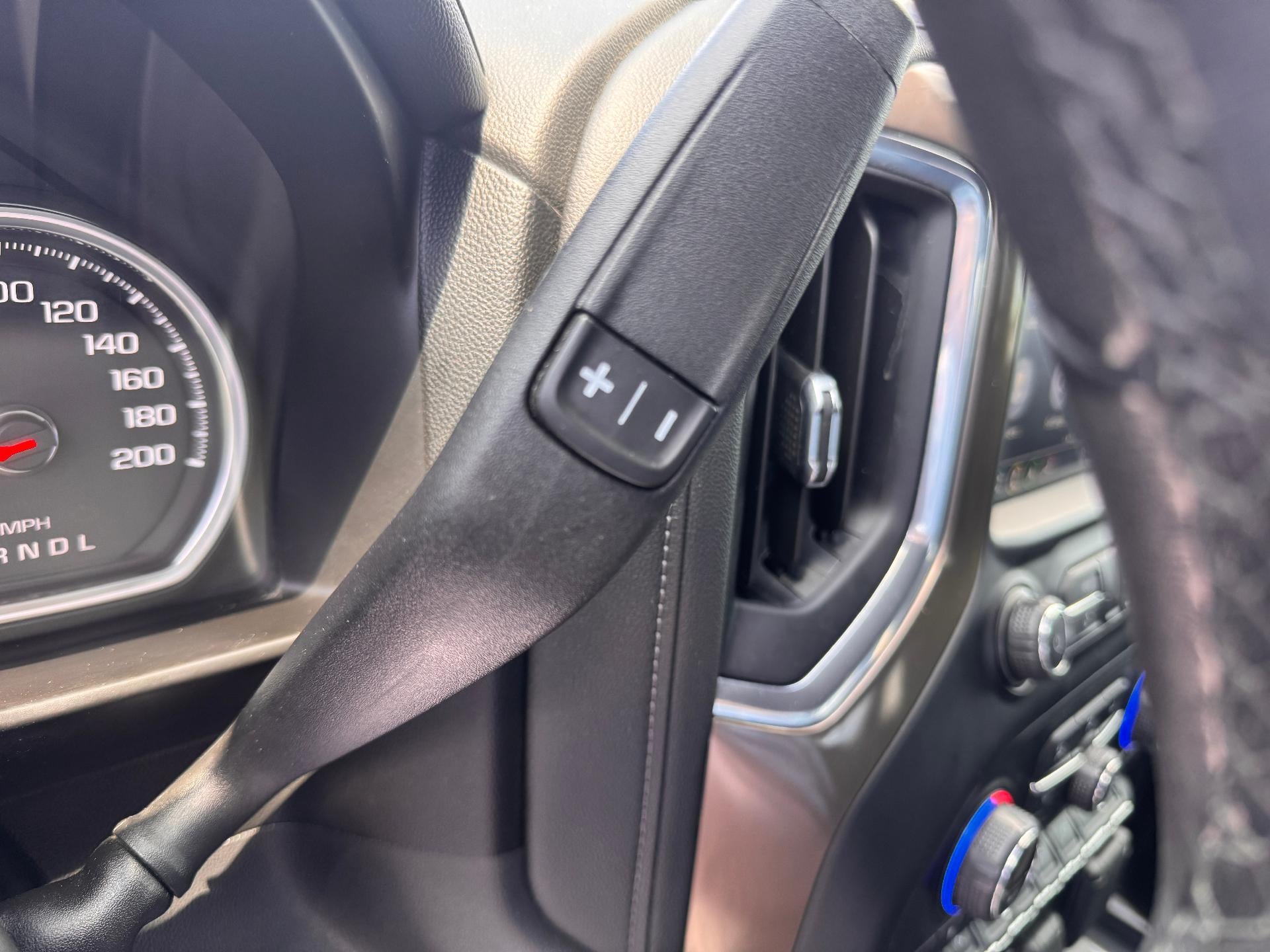 2021 Chevrolet Silverado 1500 HIGH COUNTRY / CREW / 6.2 LITER V8 / TECH PCKG / DELUXE PCKG / SHORT BOX