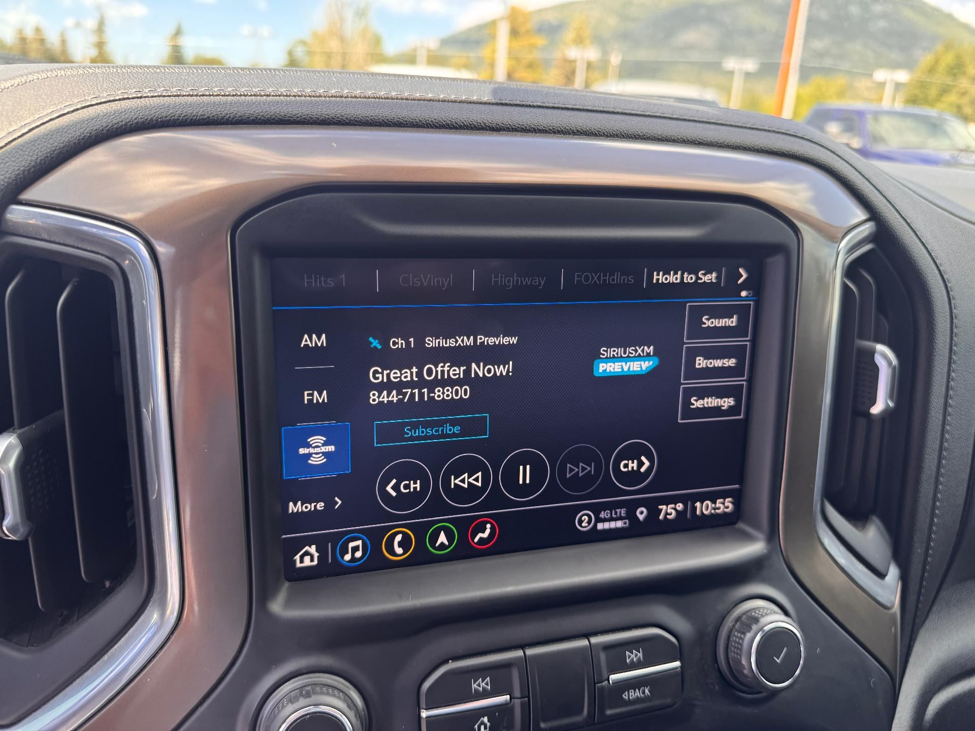 2021 Chevrolet Silverado 1500 HIGH COUNTRY / CREW / 6.2 LITER V8 / TECH PCKG / DELUXE PCKG / SHORT BOX
