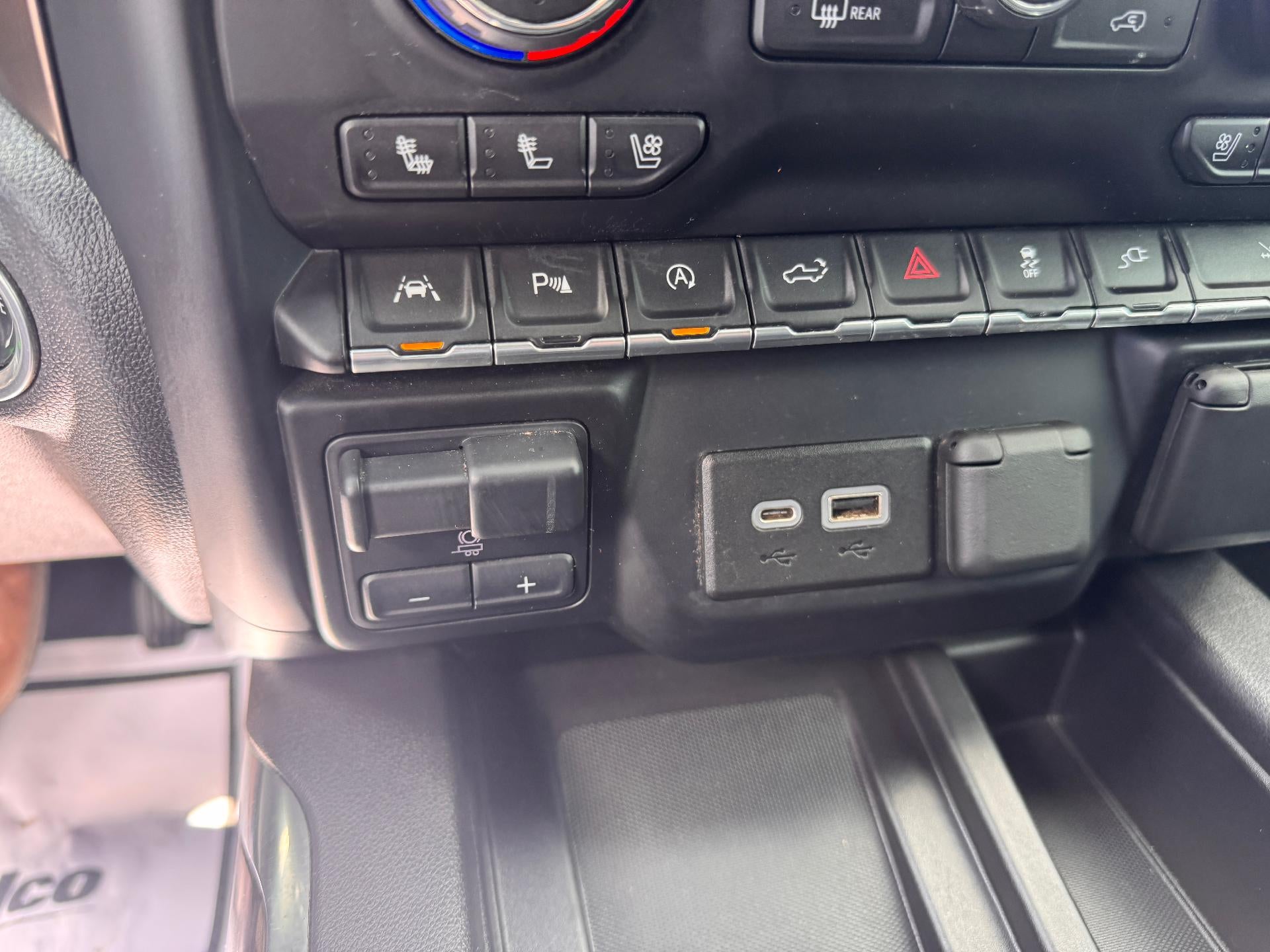 2021 Chevrolet Silverado 1500 HIGH COUNTRY / CREW / 6.2 LITER V8 / TECH PCKG / DELUXE PCKG / SHORT BOX
