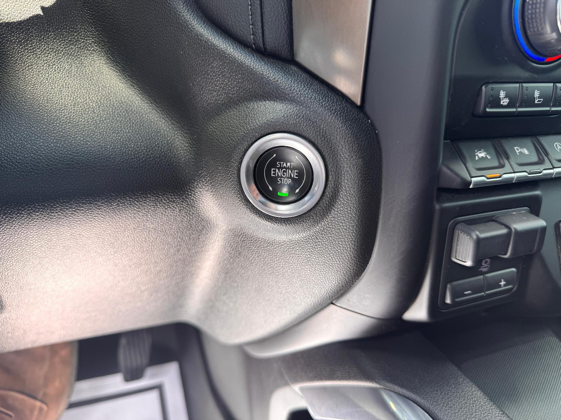 2021 Chevrolet Silverado 1500 HIGH COUNTRY / CREW / 6.2 LITER V8 / TECH PCKG / DELUXE PCKG / SHORT BOX