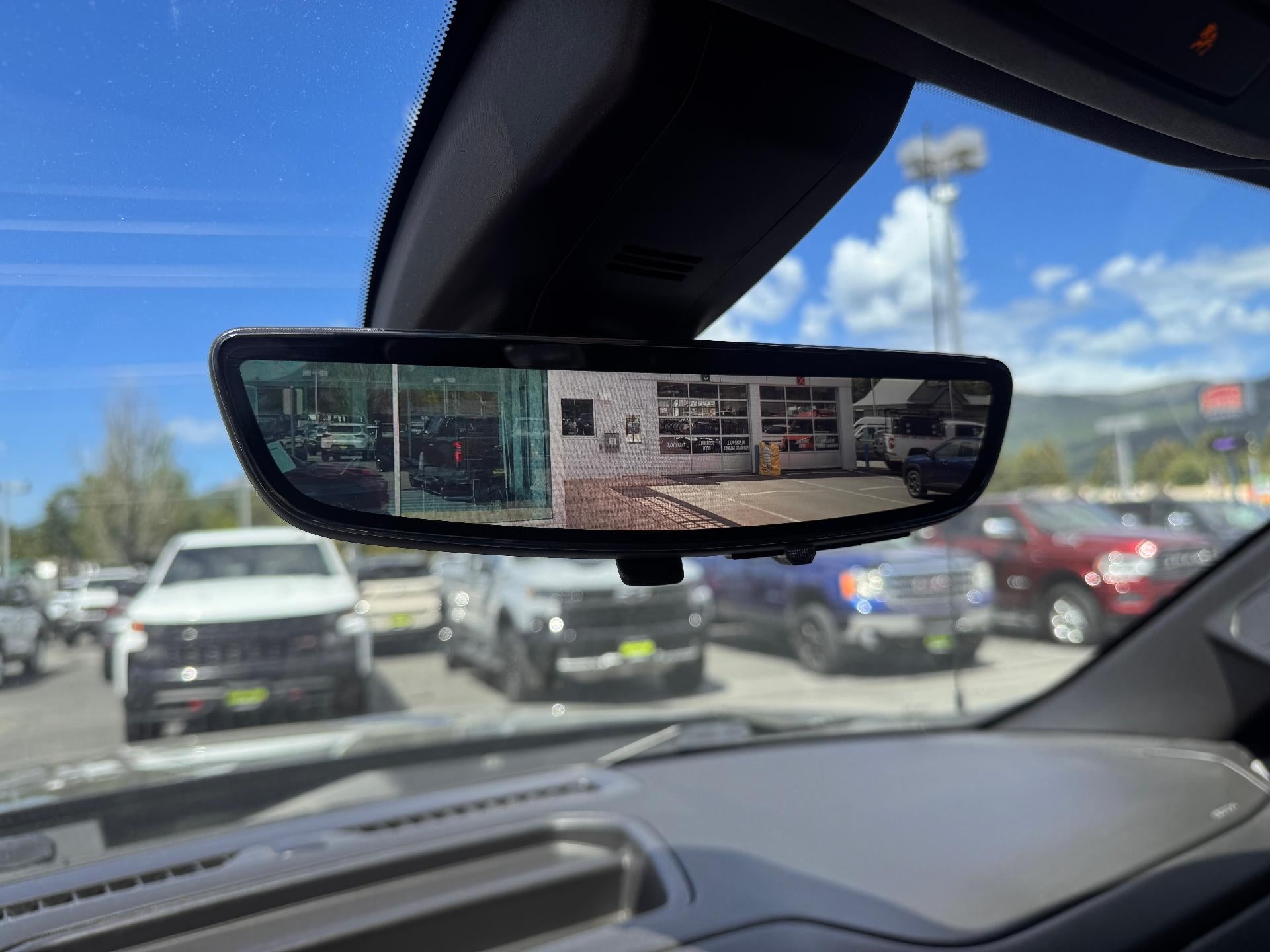 2021 Chevrolet Silverado 1500 HIGH COUNTRY / CREW / 6.2 LITER V8 / TECH PCKG / DELUXE PCKG / SHORT BOX