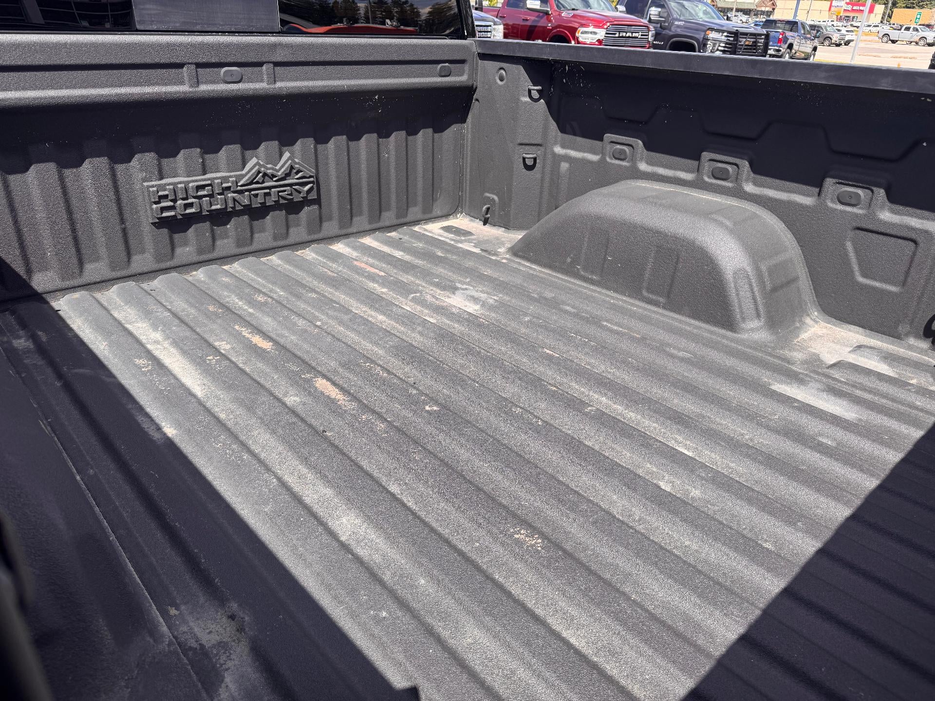 2021 Chevrolet Silverado 1500 HIGH COUNTRY / CREW / 6.2 LITER V8 / TECH PCKG / DELUXE PCKG / SHORT BOX