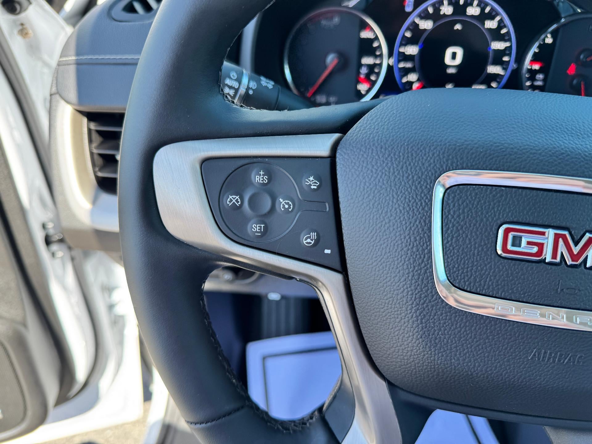 2024 GMC Terrain DENALI / AWD / PANO SUNROOF / ADAPTIVE CRUISE / WARRANTY / 14K MILES