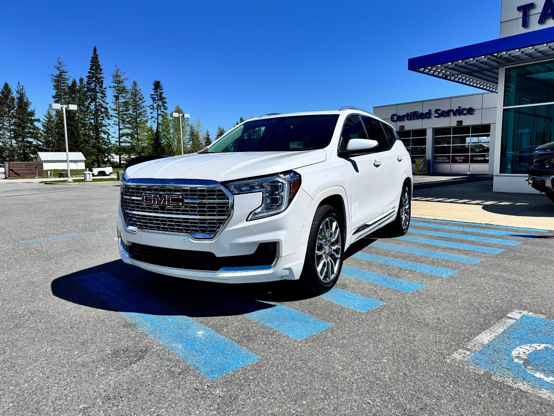 2024 GMC Terrain DENALI / AWD / PANO SUNROOF / ADAPTIVE CRUISE / WARRANTY / 14K MILES