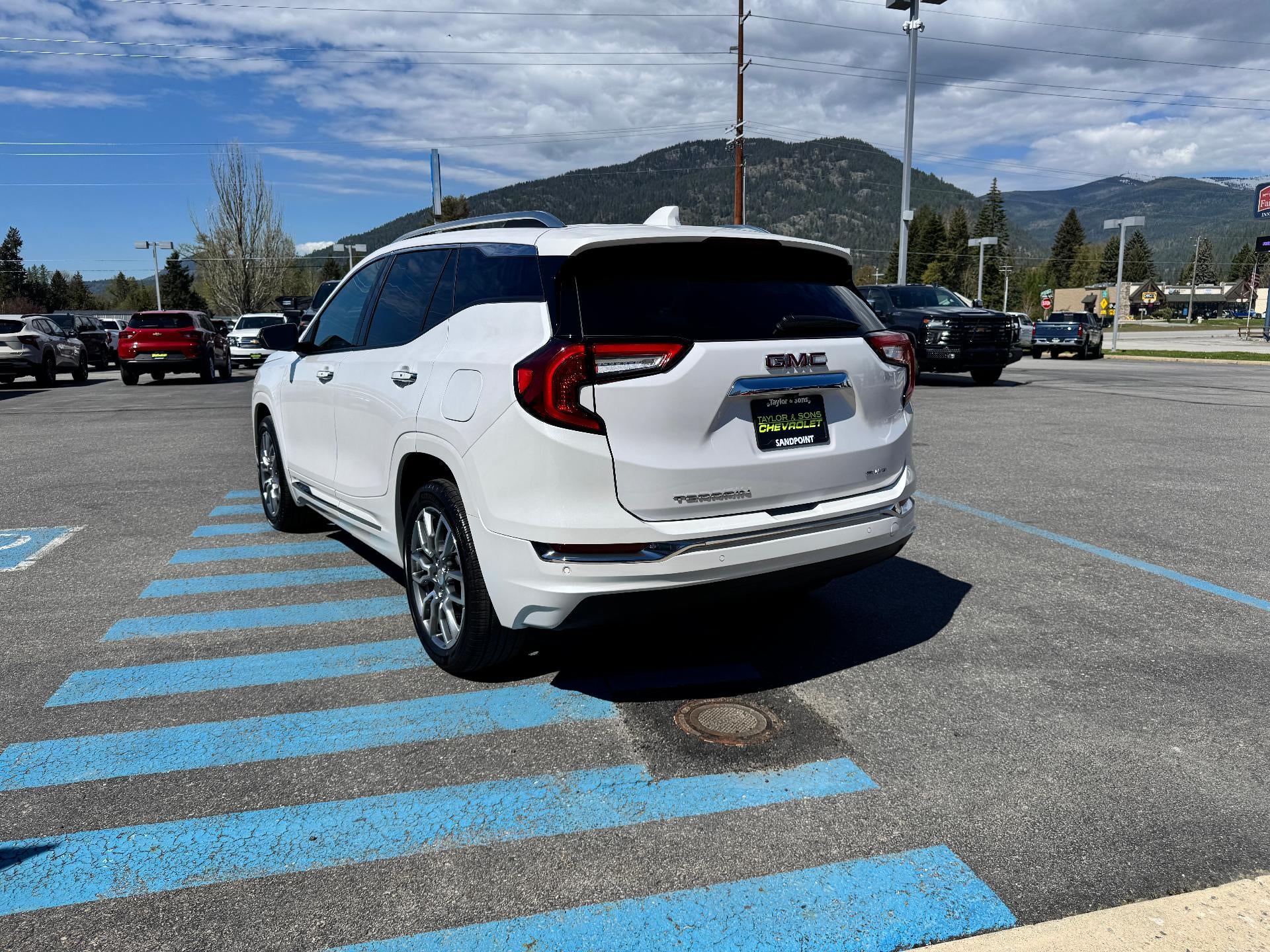2024 GMC Terrain DENALI / AWD / PANO SUNROOF / ADAPTIVE CRUISE / WARRANTY / 14K MILES