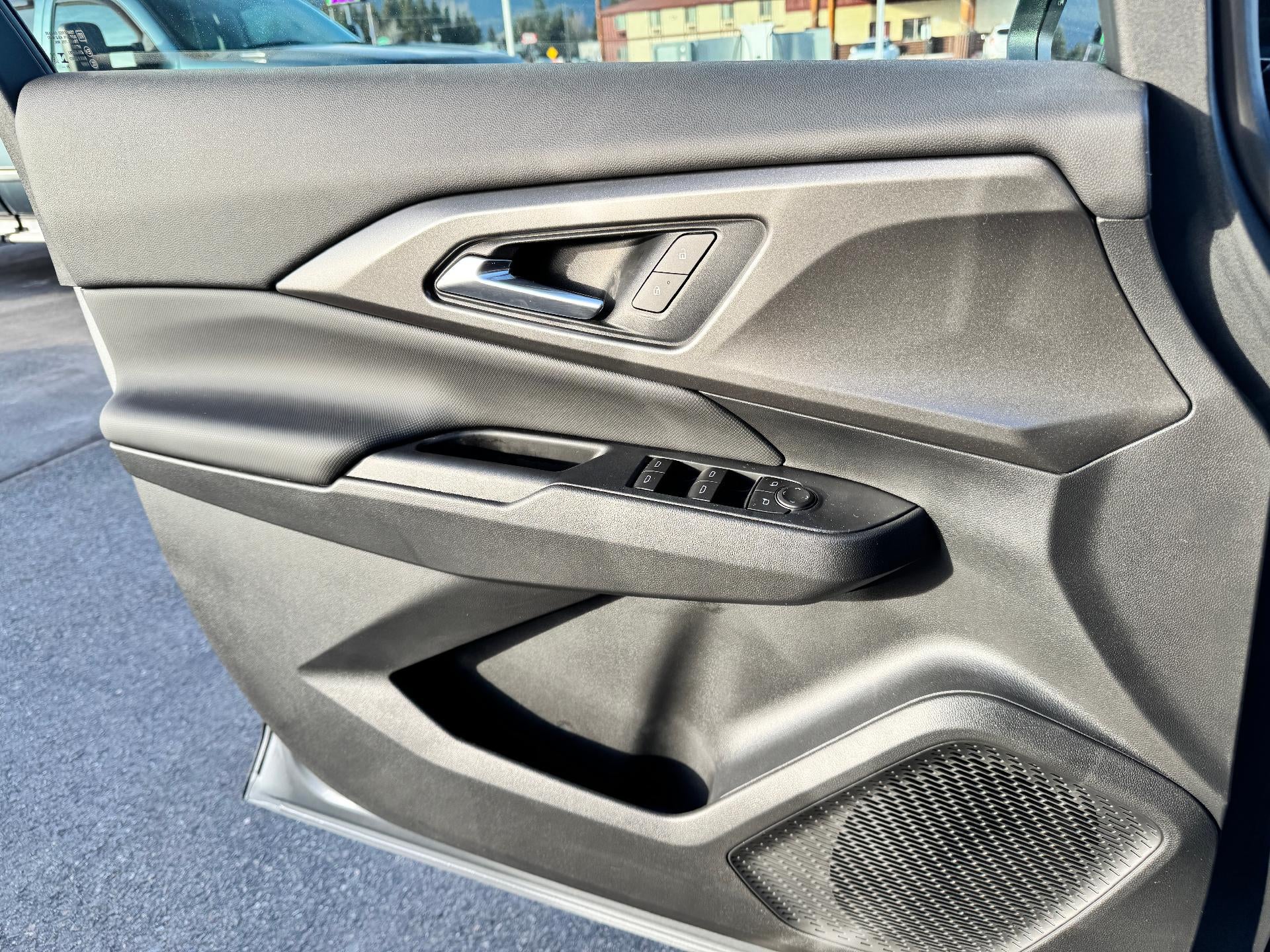 2026 Chevrolet Equinox EV LT / ALL WHEEL DRIVE / 307 MILE RANGE / BLACKOUT PCKG / HEATED SEATS